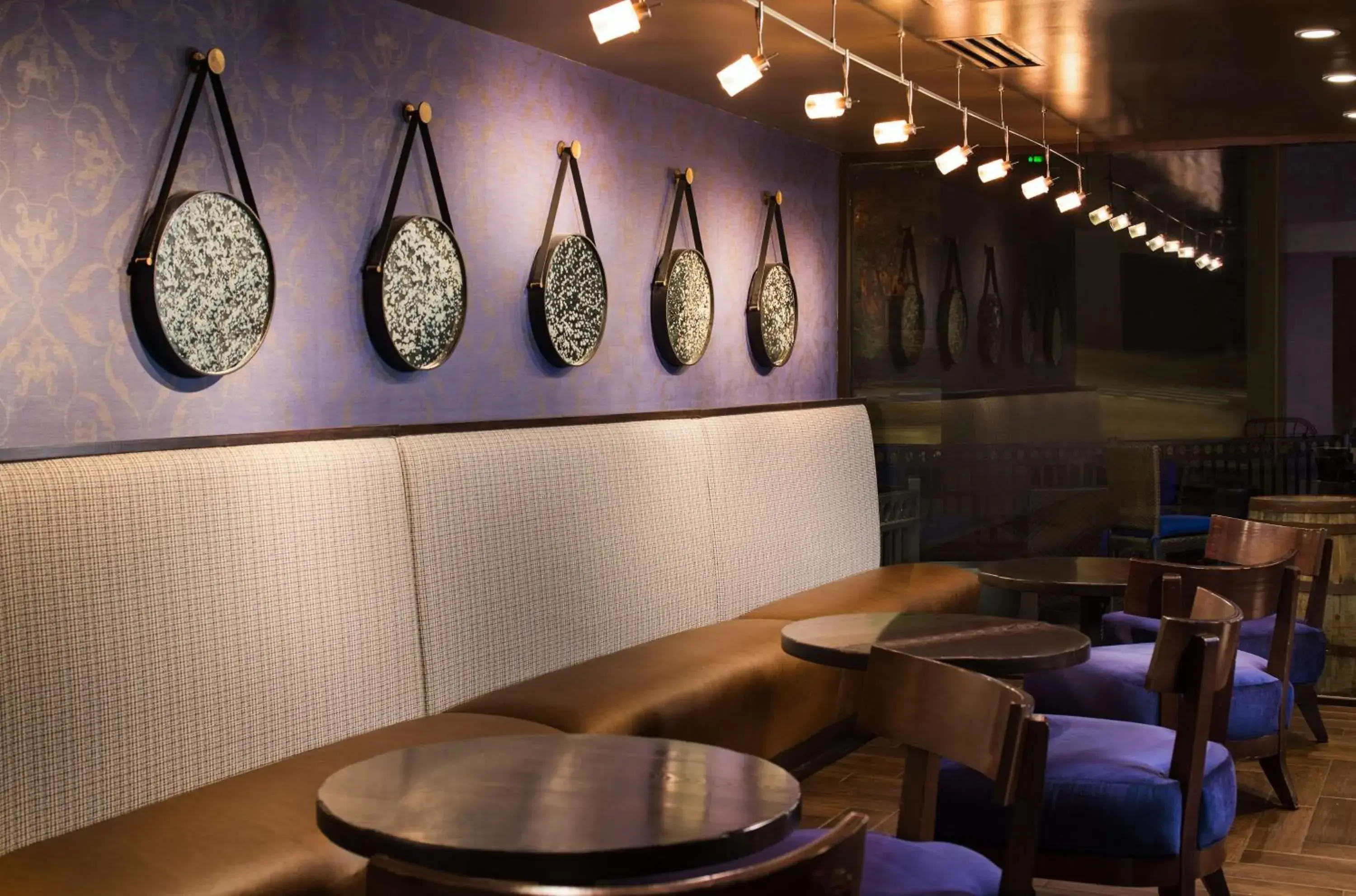 Lounge or bar in Hilton Lexington Downtown Lounge or bar in Hilton Lexington Downtown