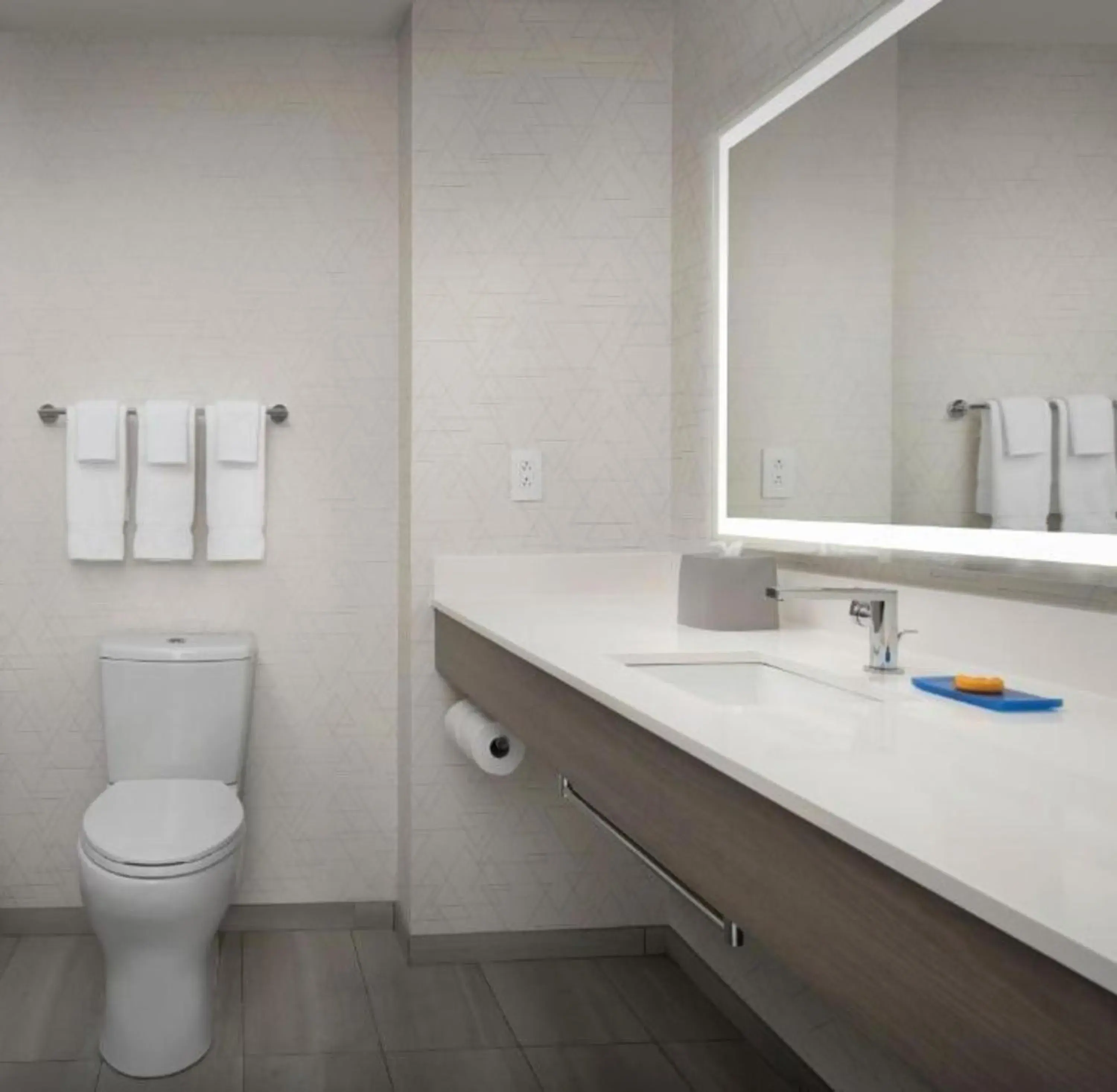 Executive Room with Two King Beds - Non-Smoking in Holiday Inn Express & Suites Knoxville-Clinton by IHG Executive Room with Two King Beds - Non-Smoking in Holiday Inn Express & Suites Knoxville-Clinton by IHG