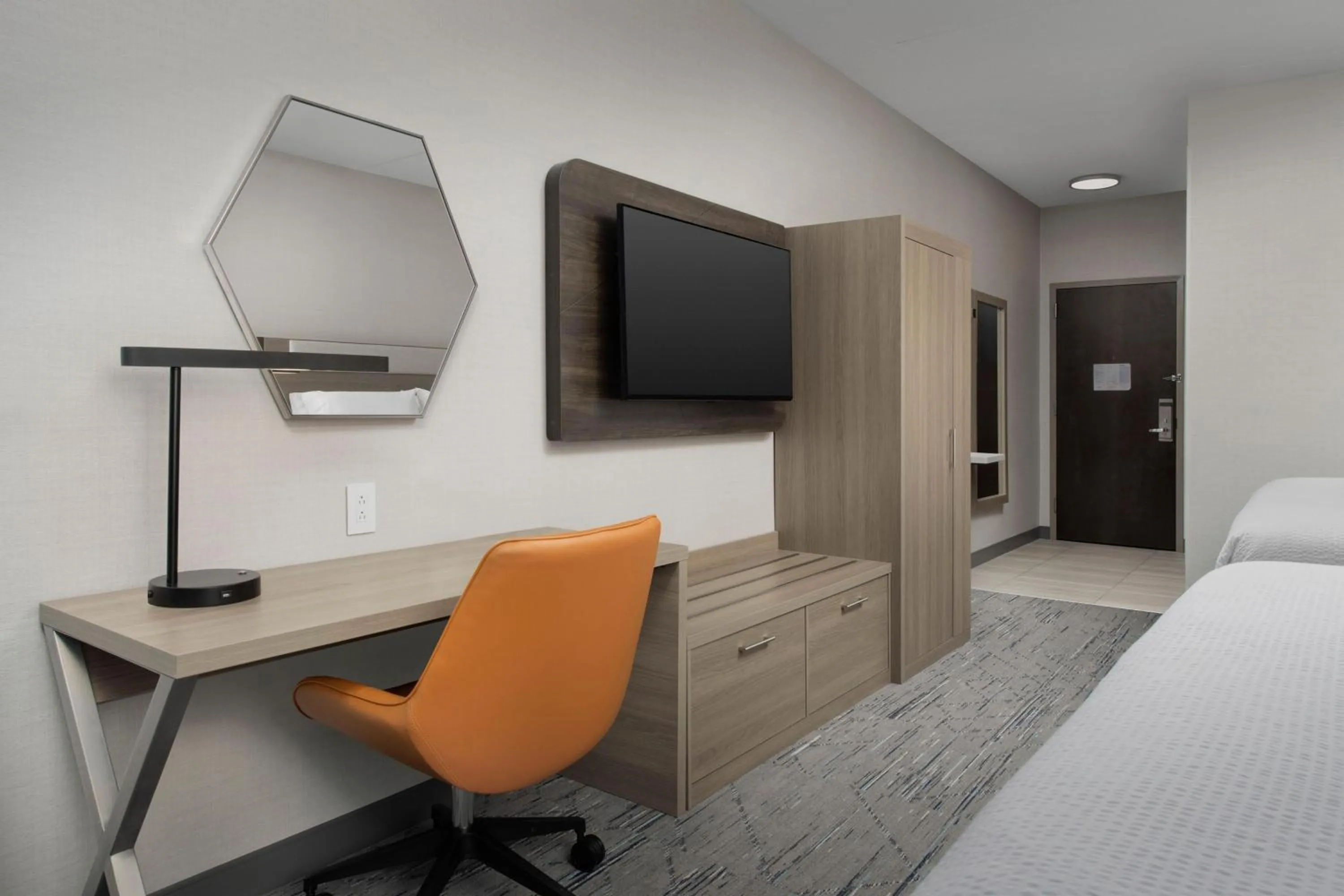 Bedroom, Bed in Holiday Inn Express & Suites Knoxville-Clinton by IHG