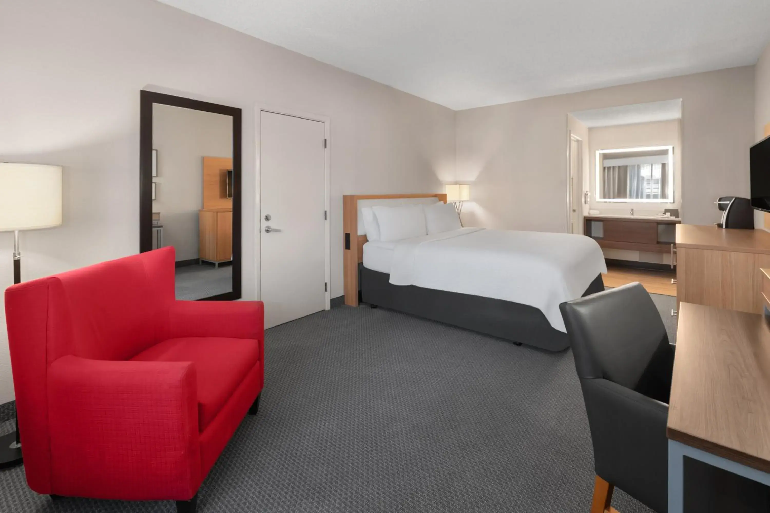 Bedroom in Holiday Inn El Paso West – Sunland Park by IHG Bedroom in Holiday Inn El Paso West – Sunland Park by IHG