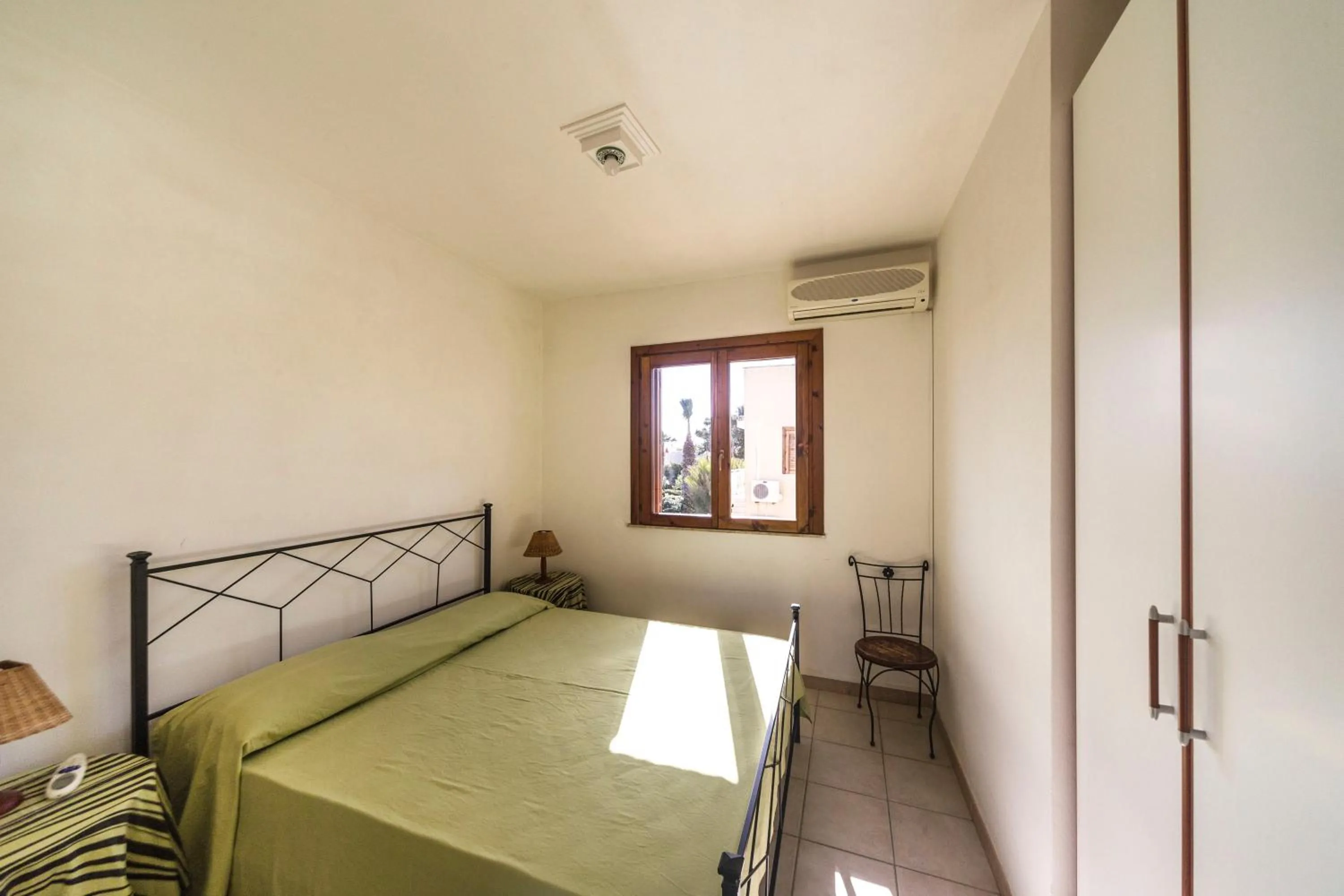 Bed in Giallomare