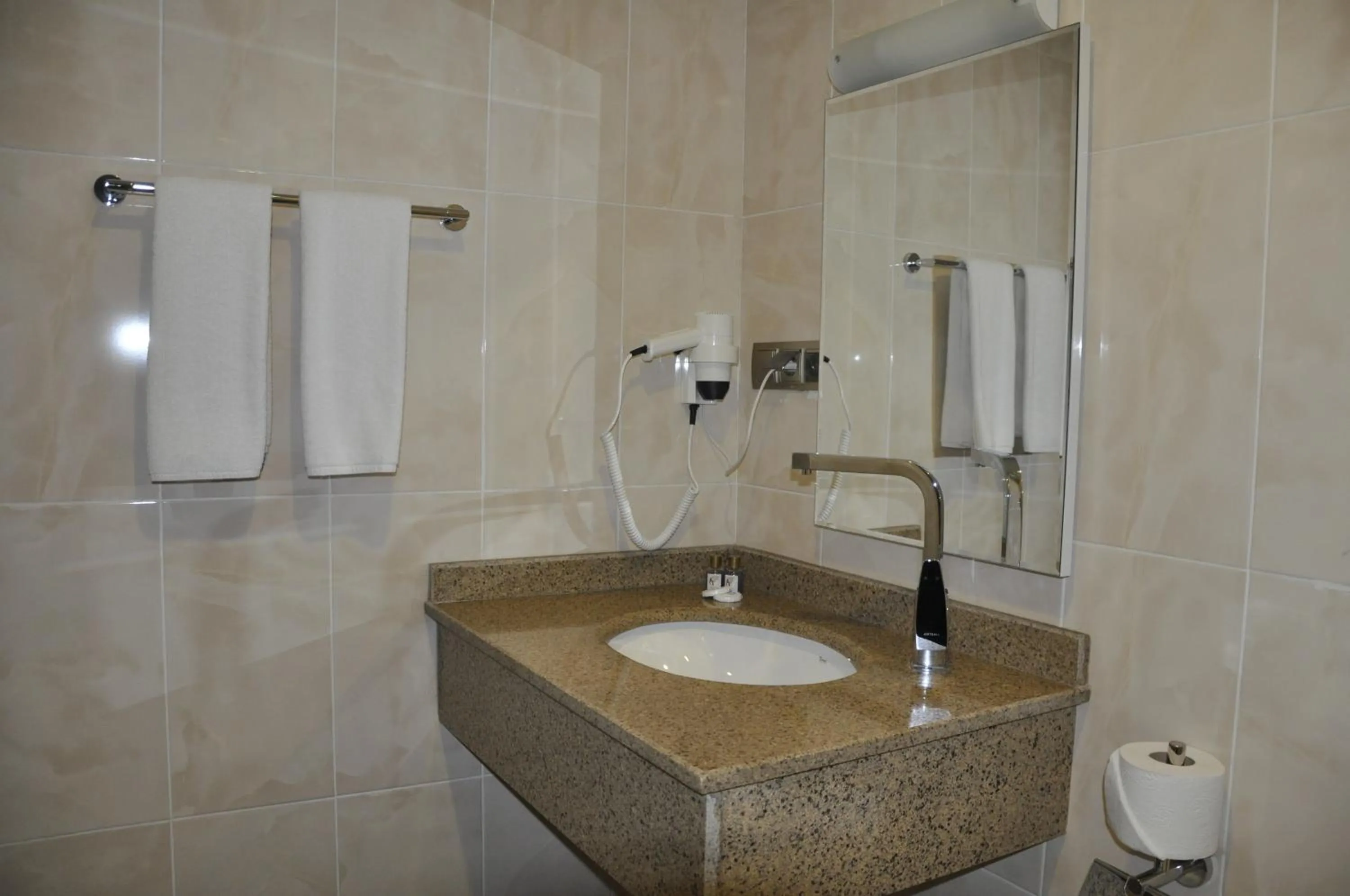 Bathroom in Ozyigit Otel