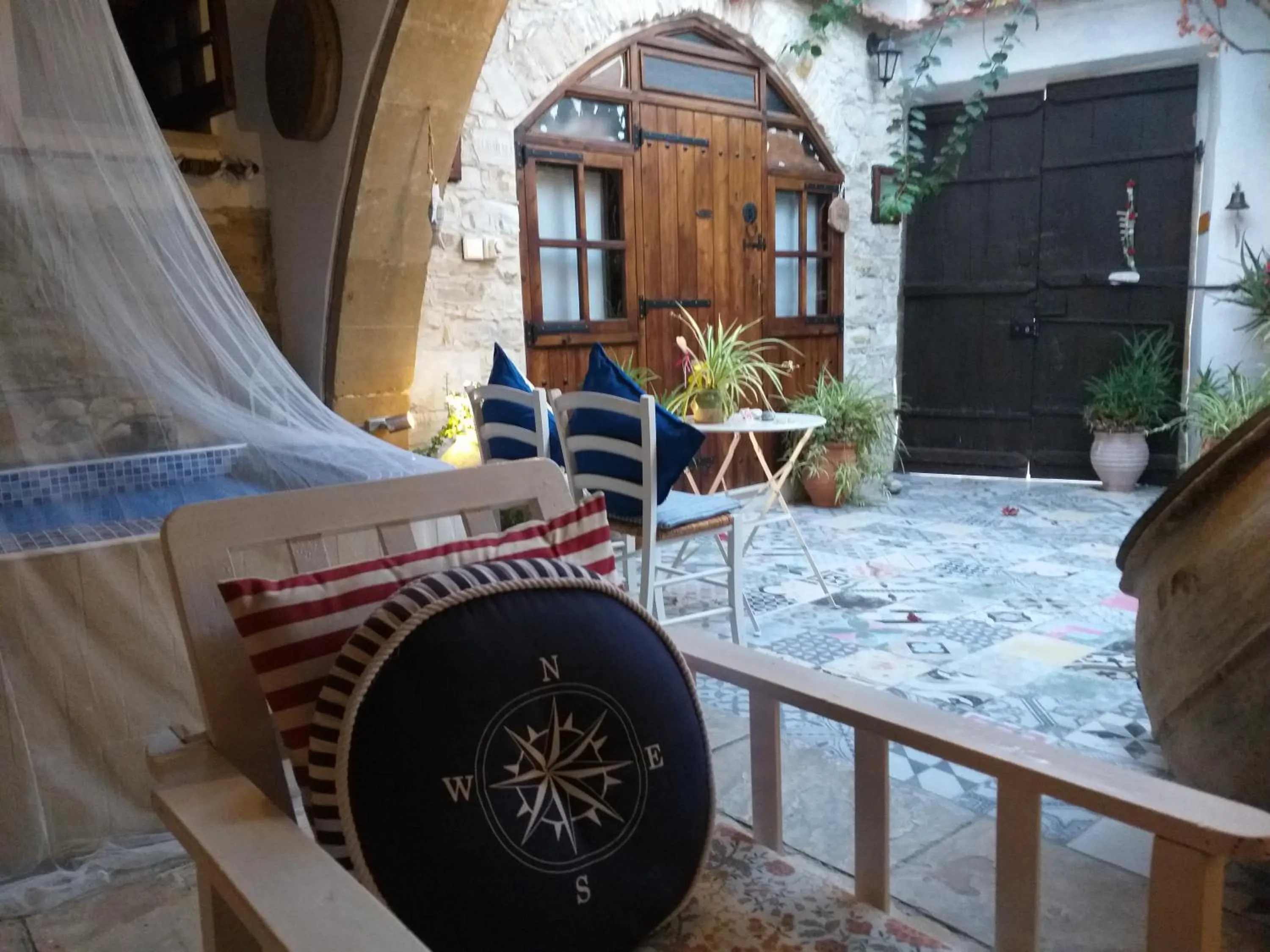 Patio in Stratos ArtDeco House