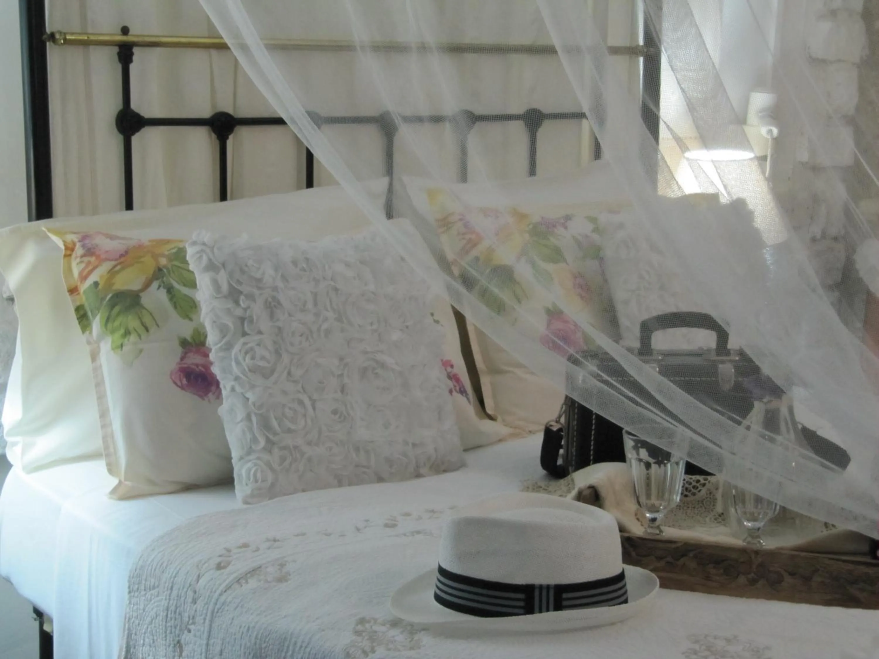 Bedroom, Bed in Stratos ArtDeco House