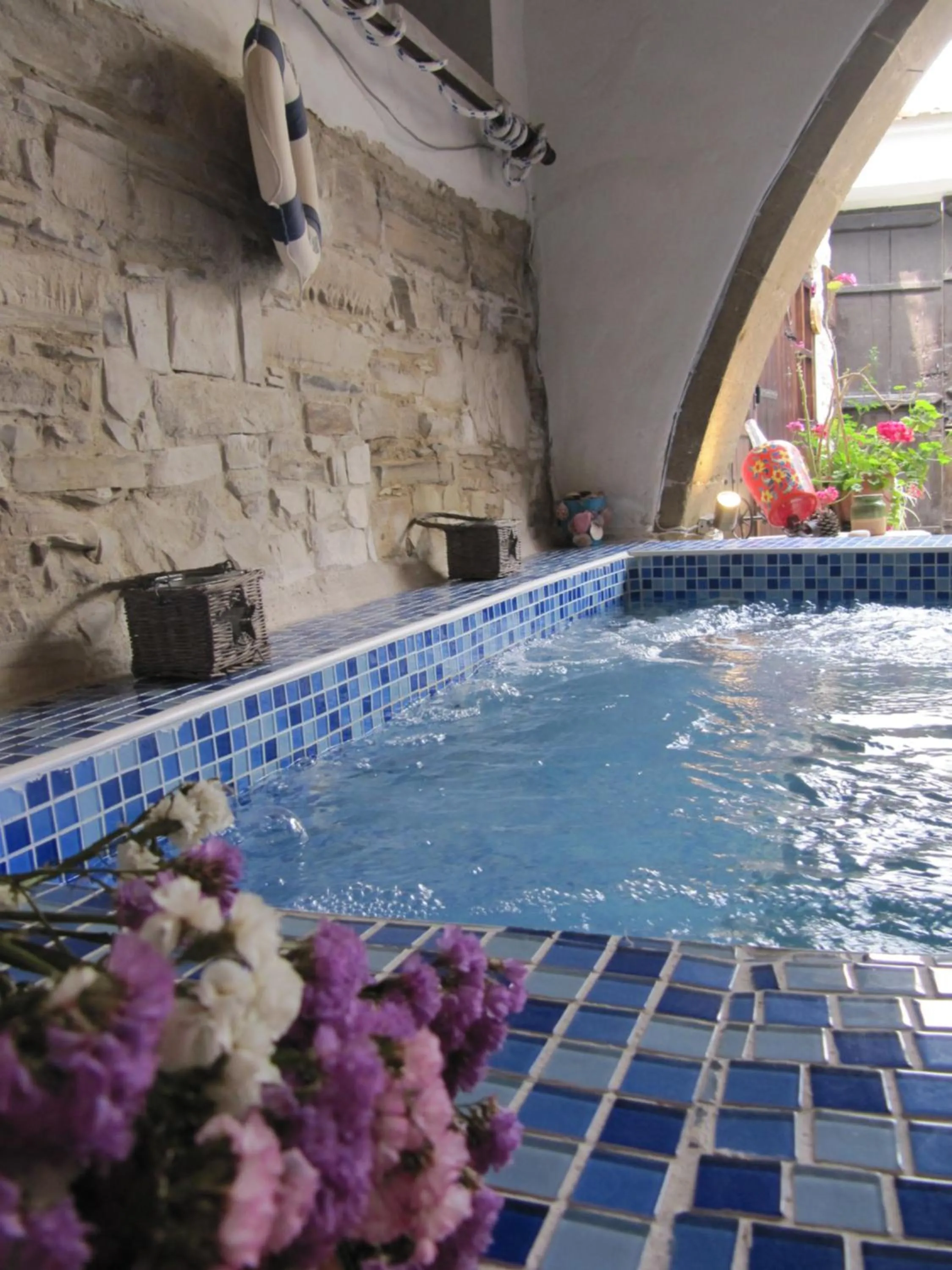 Hot Tub in Stratos ArtDeco House