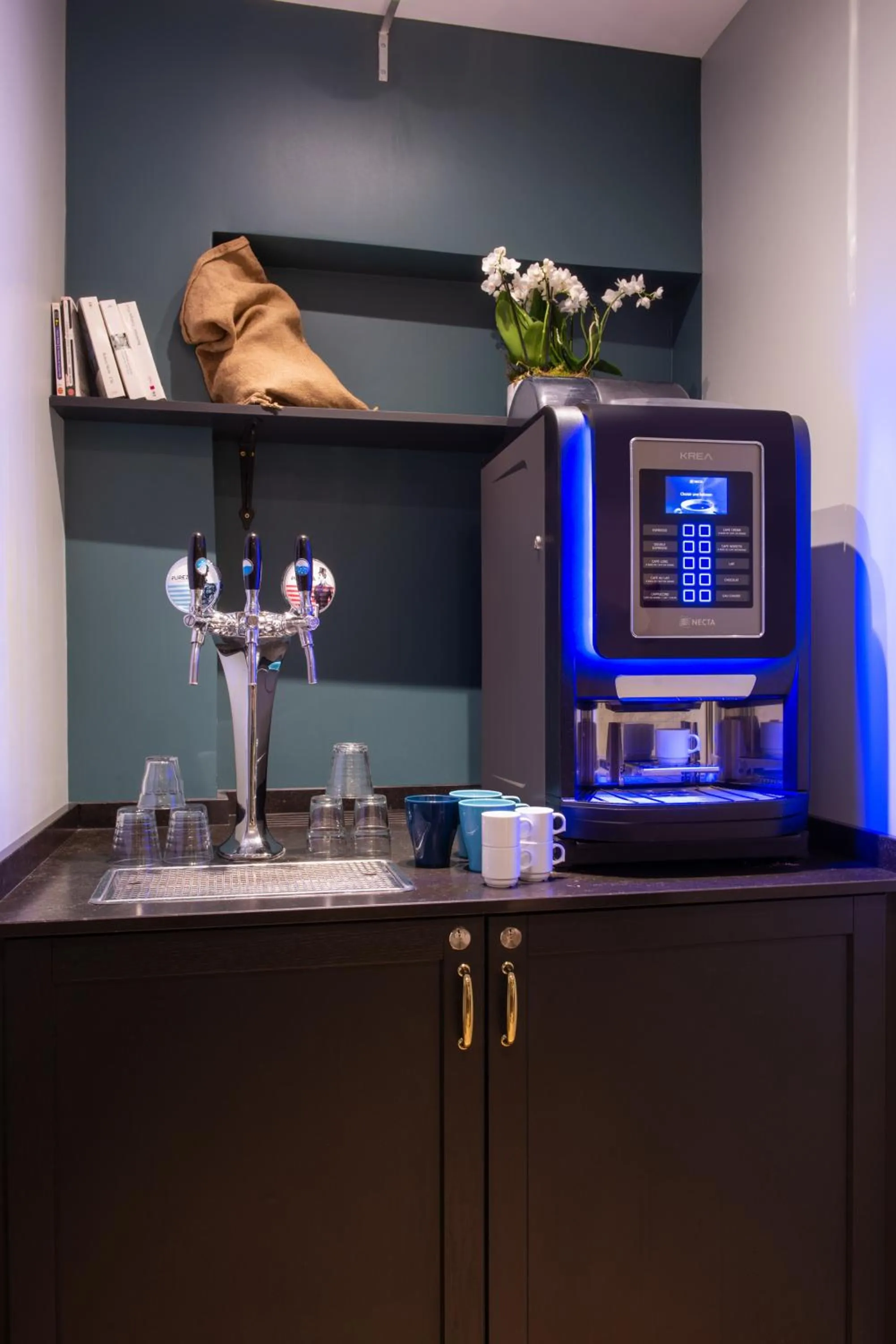 Drinks in Au Pacific Hotel