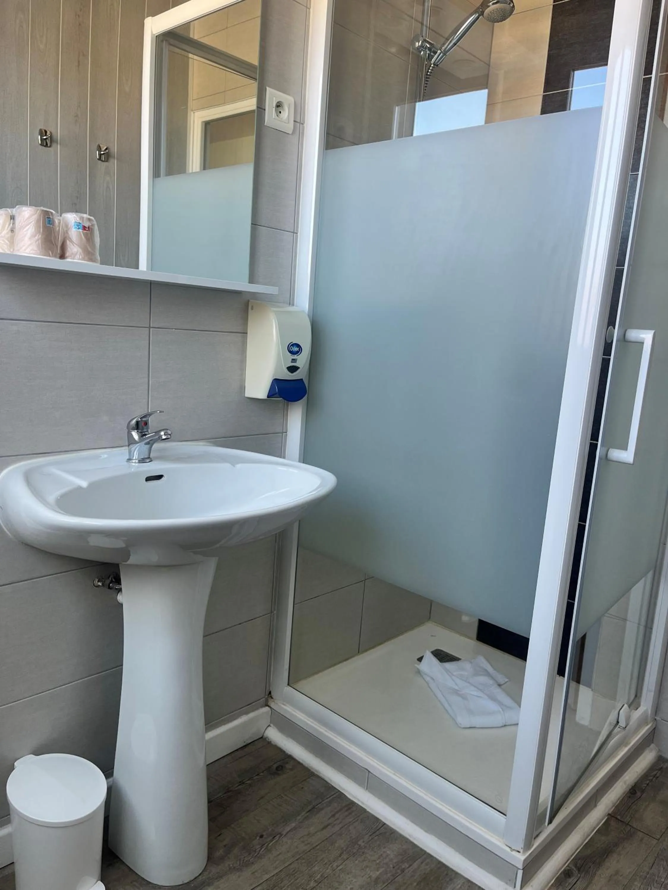 Hôtel de Bretagne - anciennement Queen Serenity Hotel