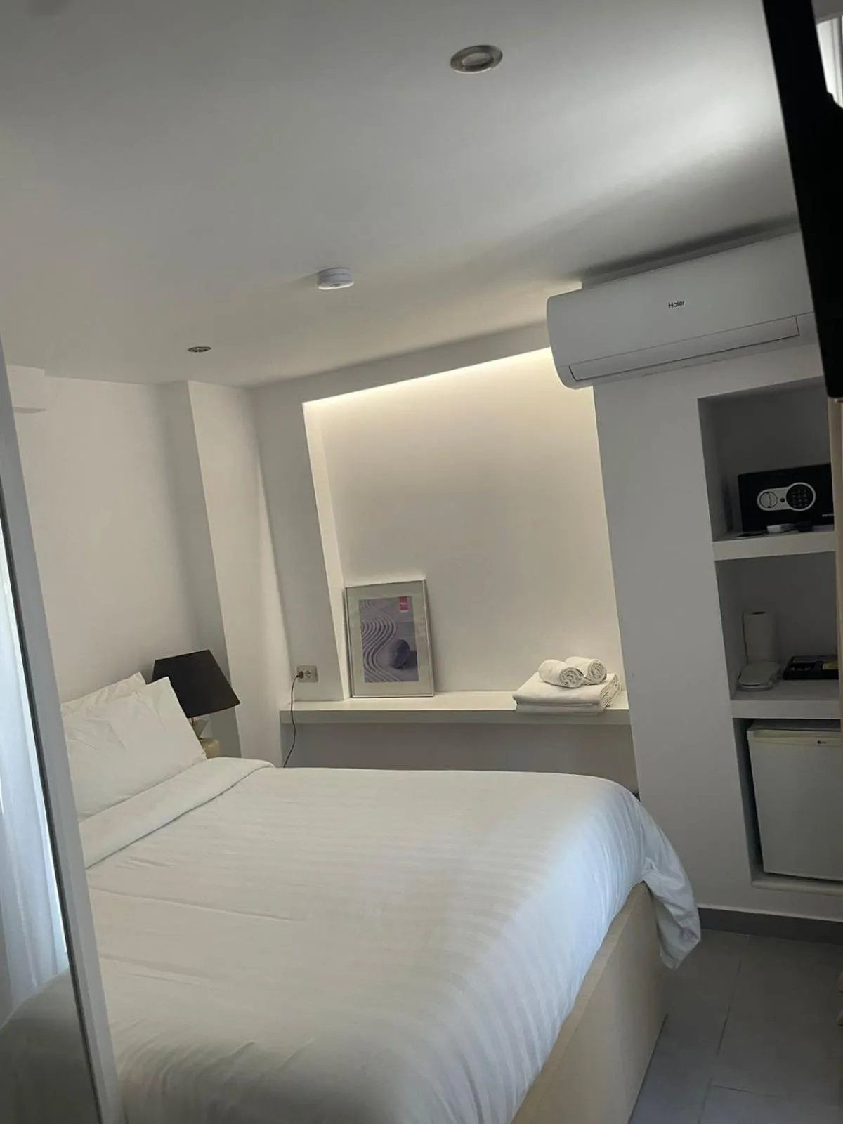 Bed in Golden View Residence