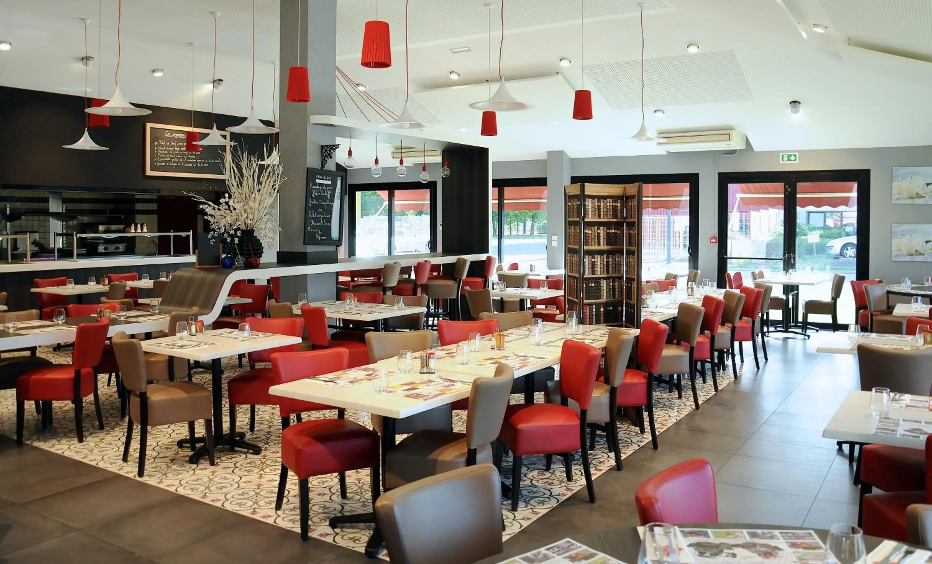 Restaurant/places to eat in ibis Styles Segre