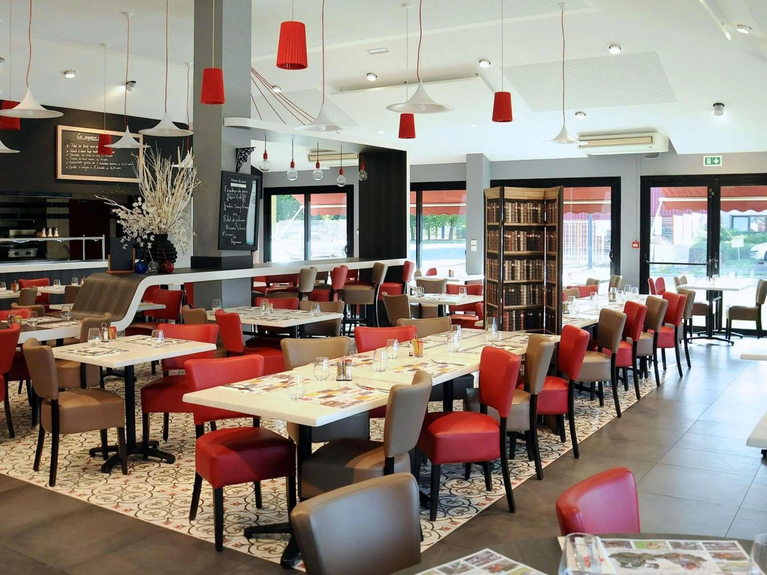 Restaurant/places to eat in ibis Styles Segre