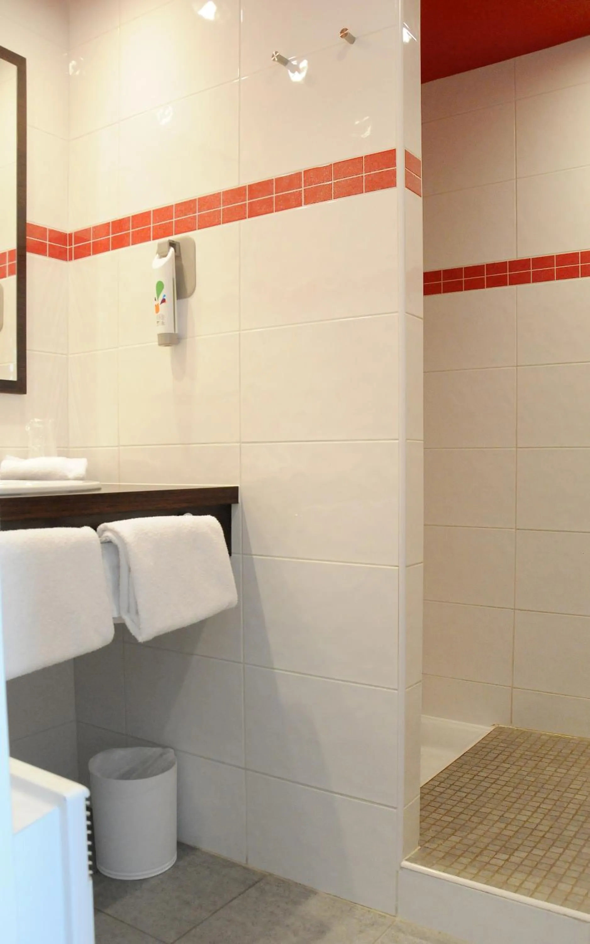 Shower in ibis Styles Segre