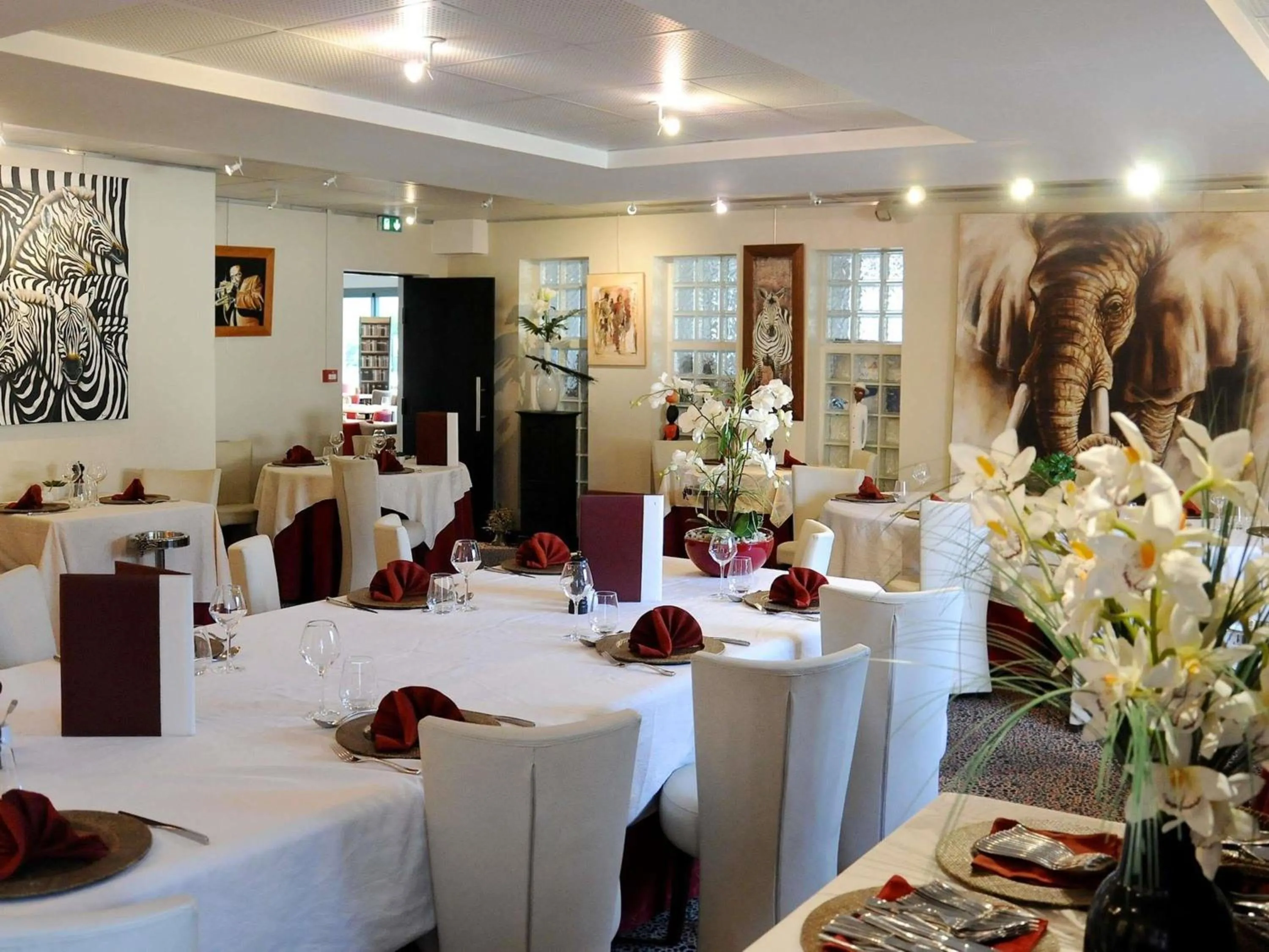 Restaurant/places to eat in ibis Styles Segre