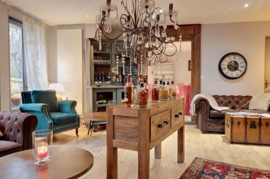 Lounge or bar, Seating Area in Hôtel De La Chapelle