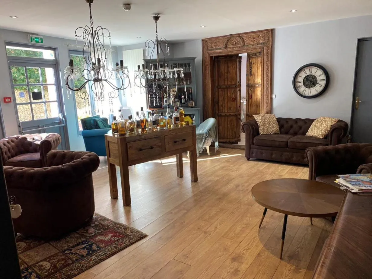 Property building in Logis Hôtel De La Chapelle