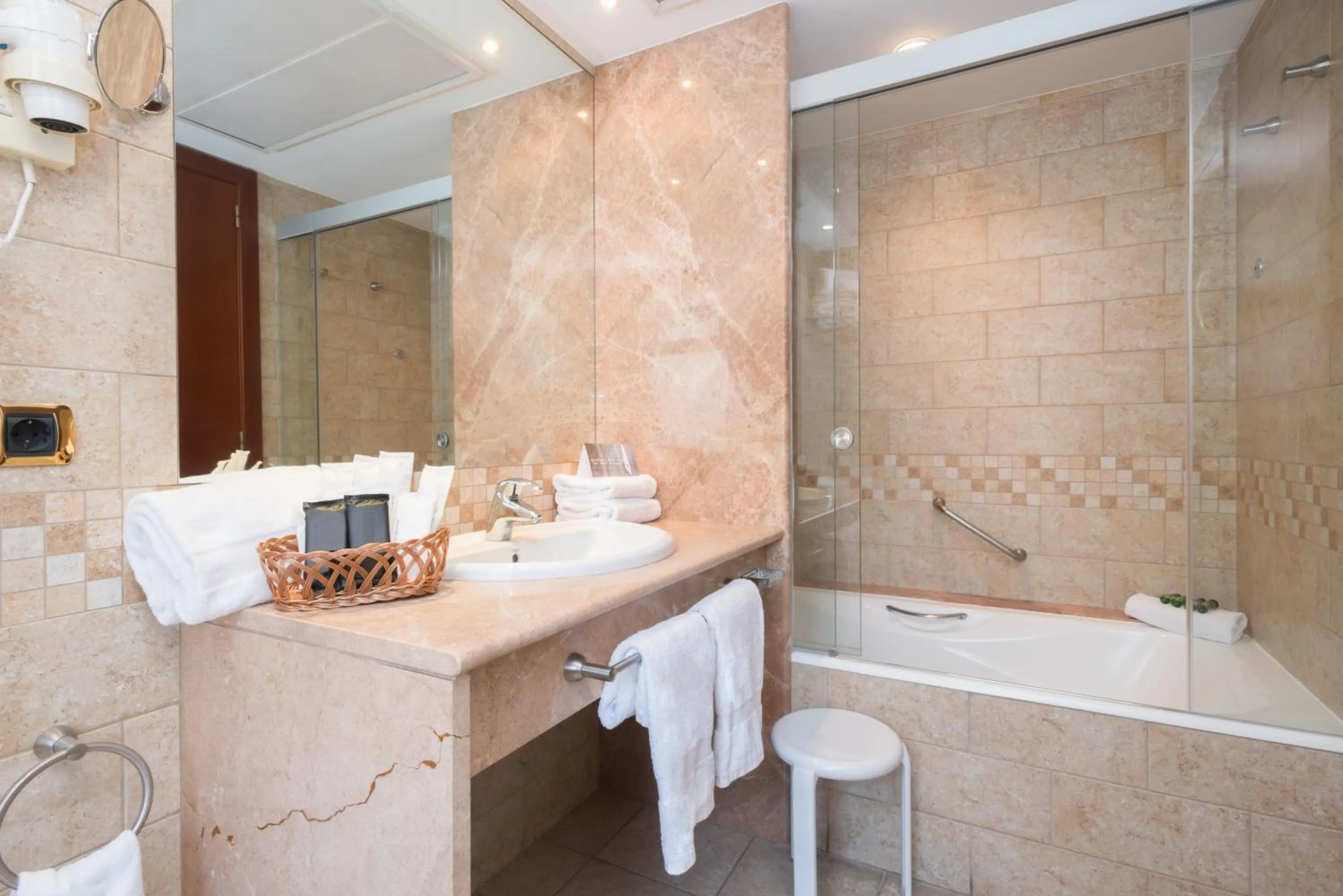 Bath in Hotel Spa Termes Carlemany