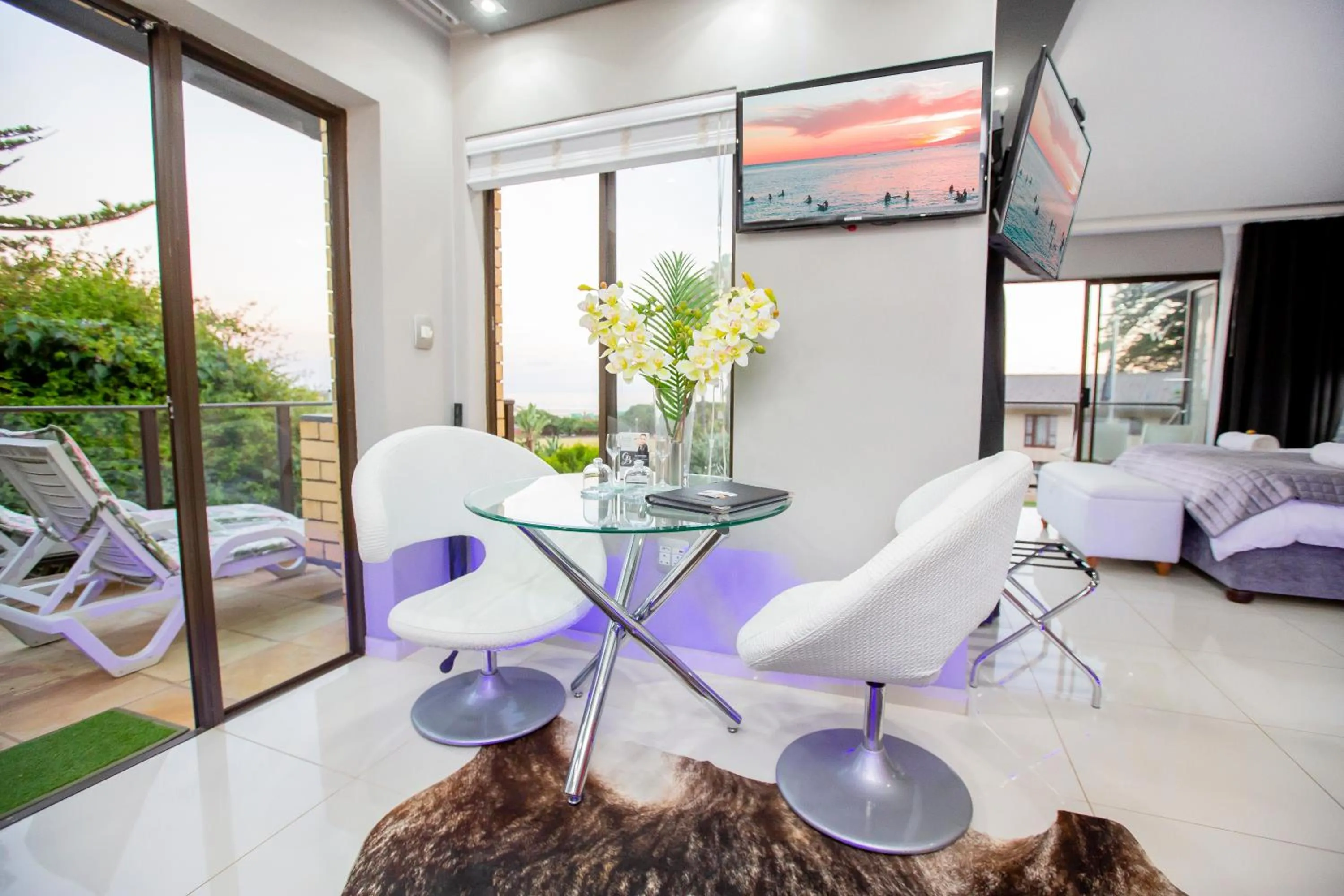 Seating area in Wilderness Waters Boutique Suites - Adults Only