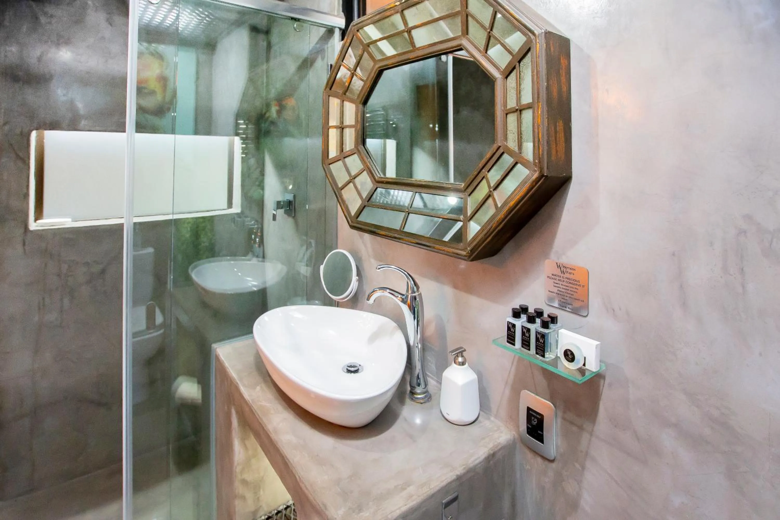 Shower in Wilderness Waters Boutique Suites - Adults Only