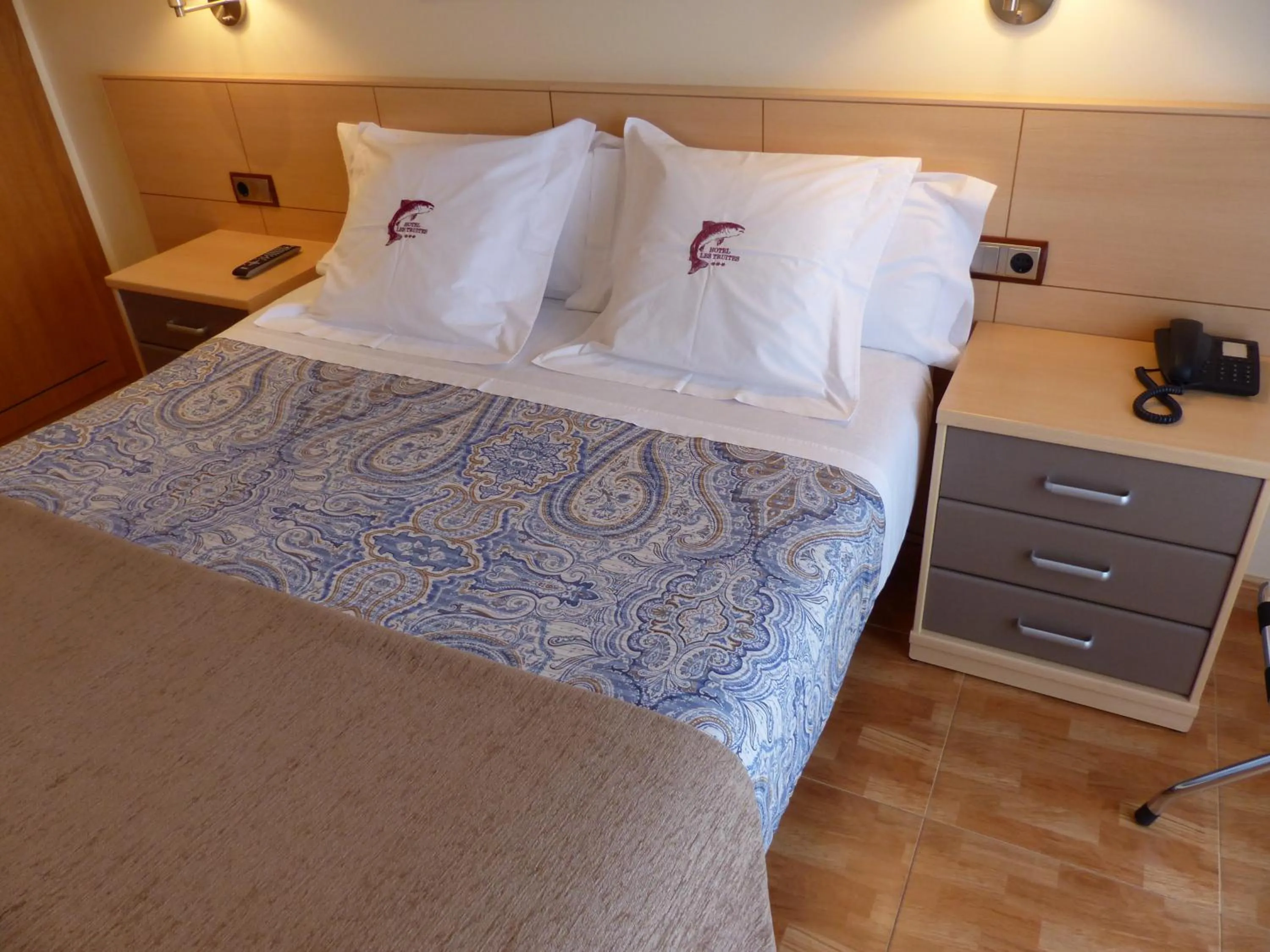 Bed in Hotel Les Truites Adults only