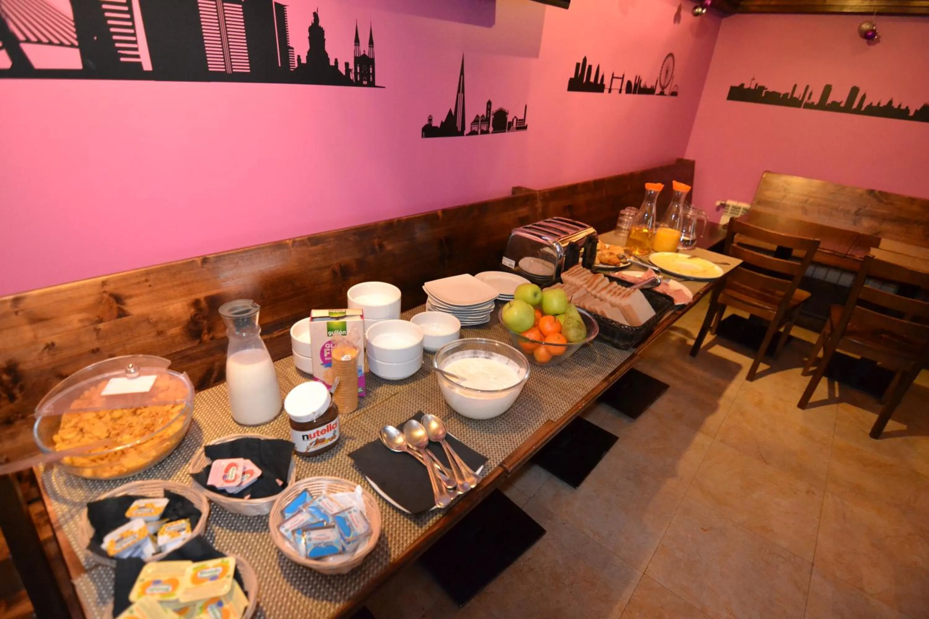 Continental breakfast in Hotel Micolau