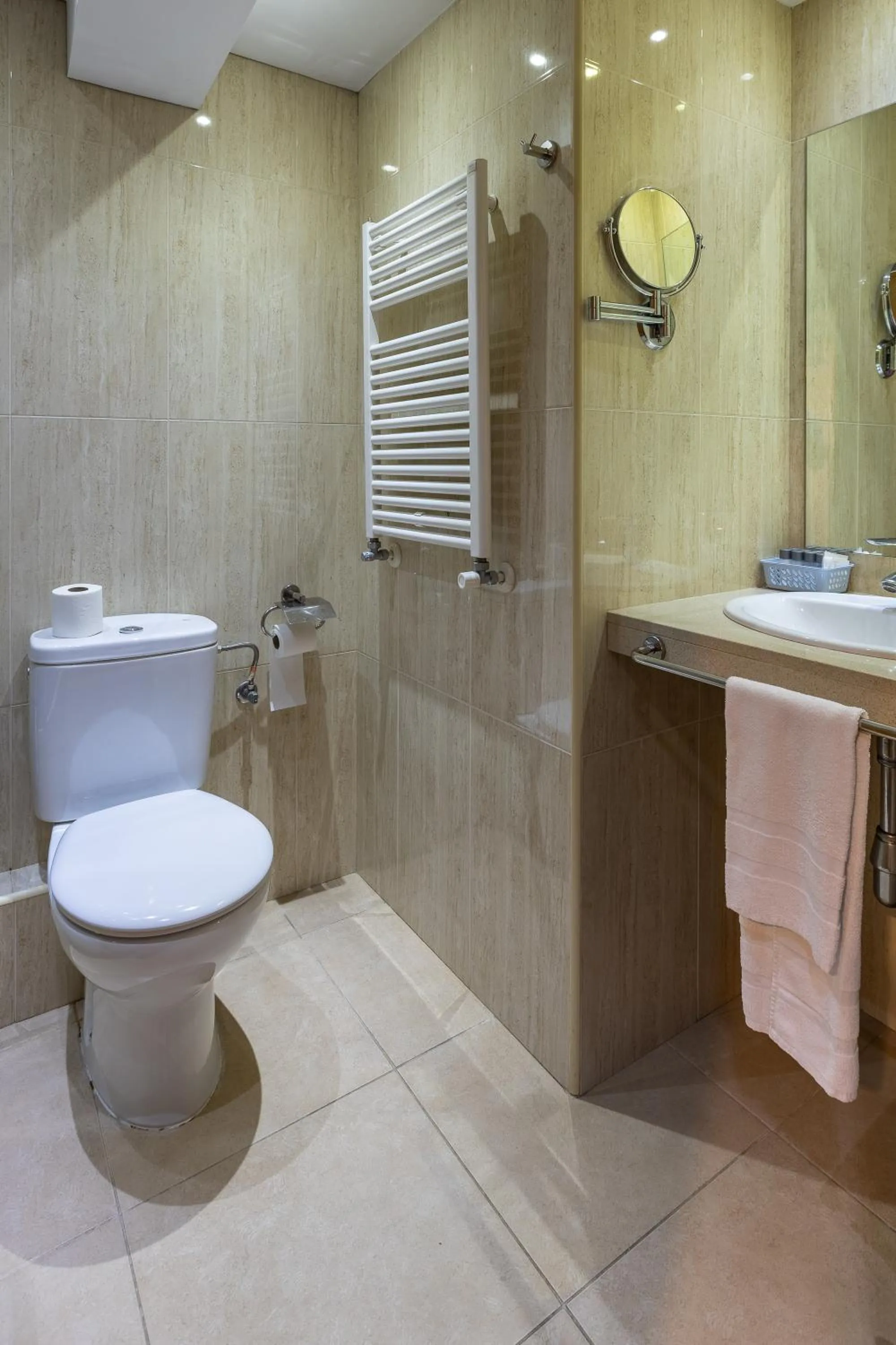 Bathroom in Hotel Micolau