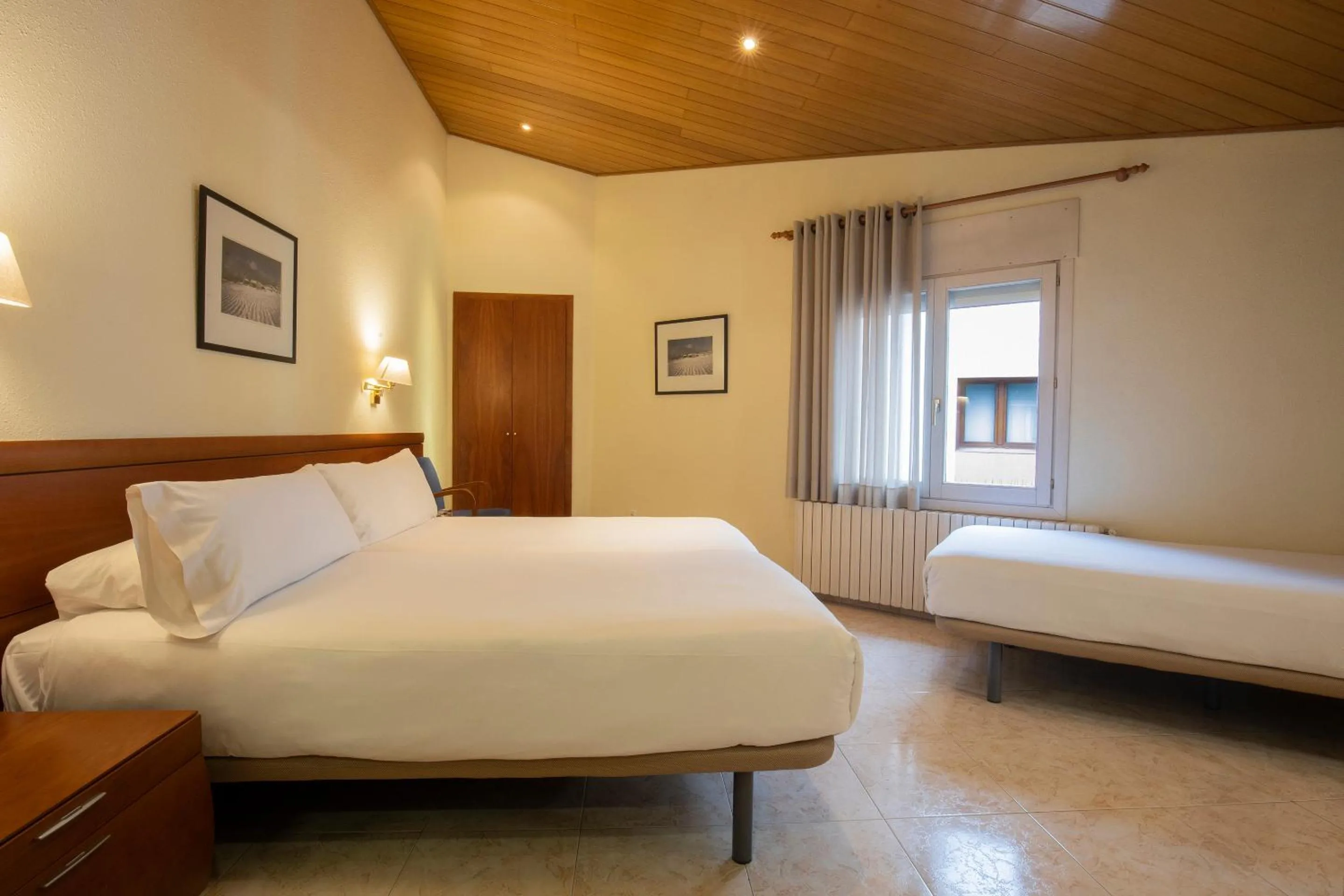 Bedroom, Bed in Hotel Oros by Nexta