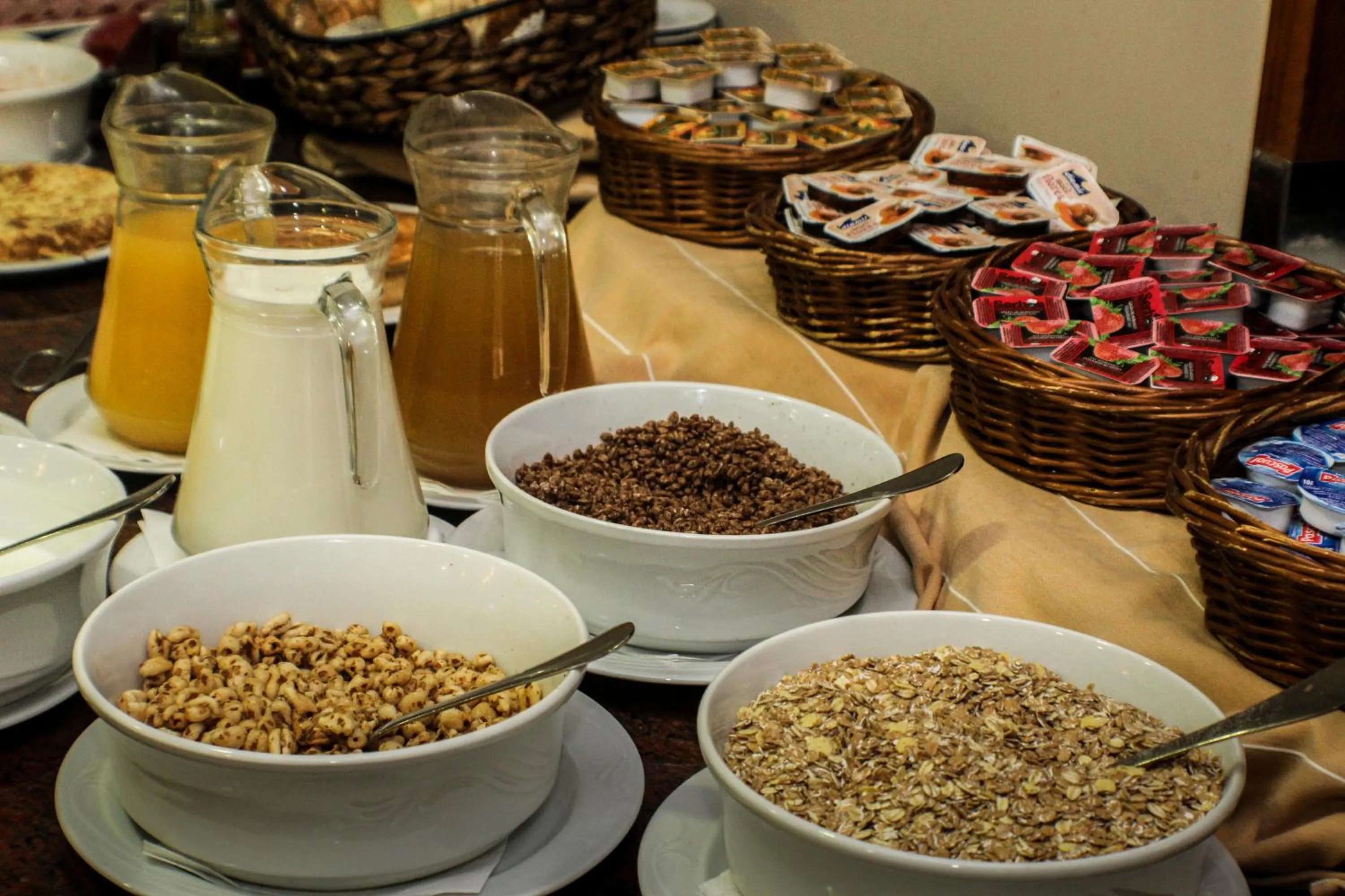 Restaurant/places to eat in Evenia Oros