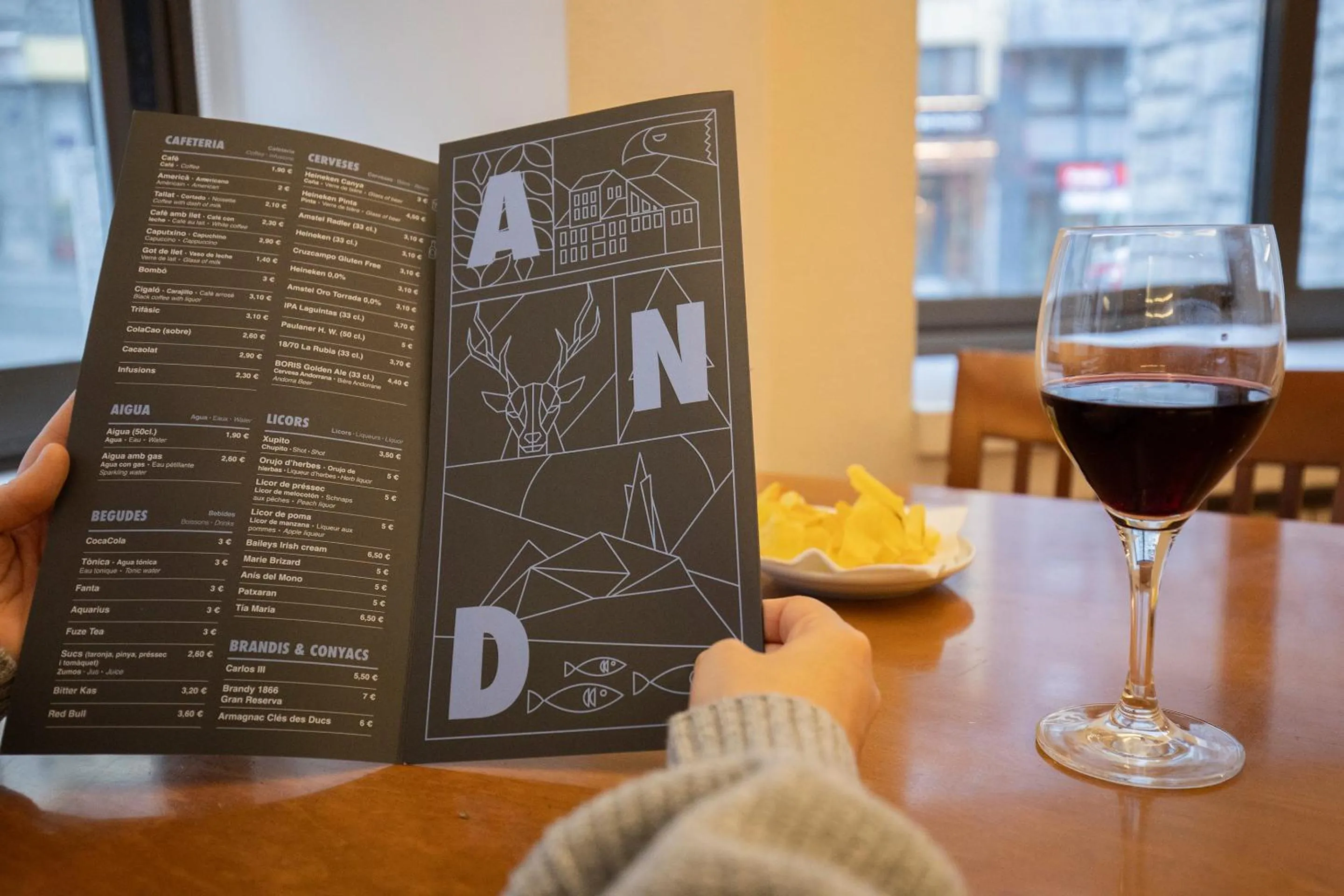 Lounge or bar in Hotel Oros by Nexta