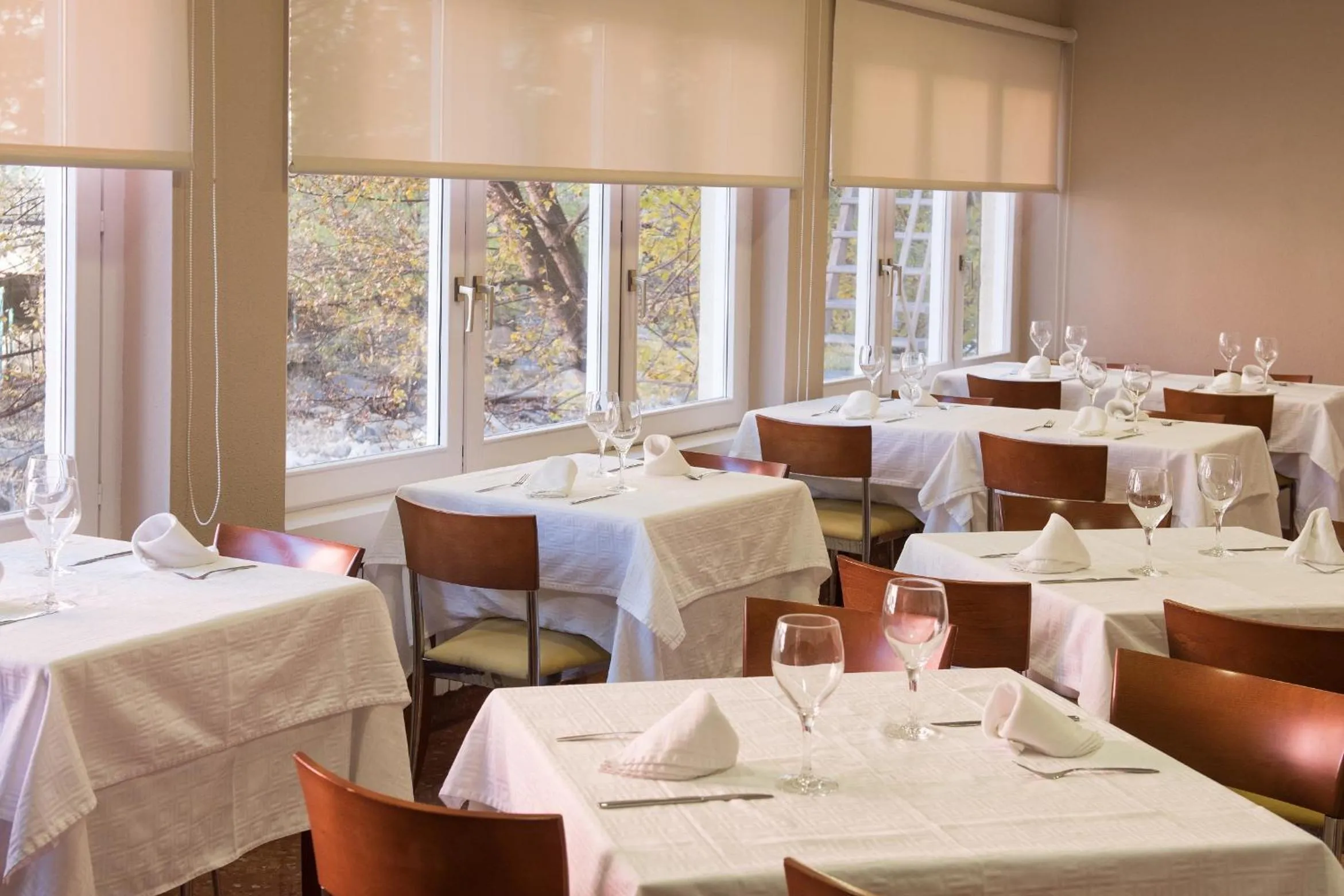 Restaurant/places to eat in Evenia Oros