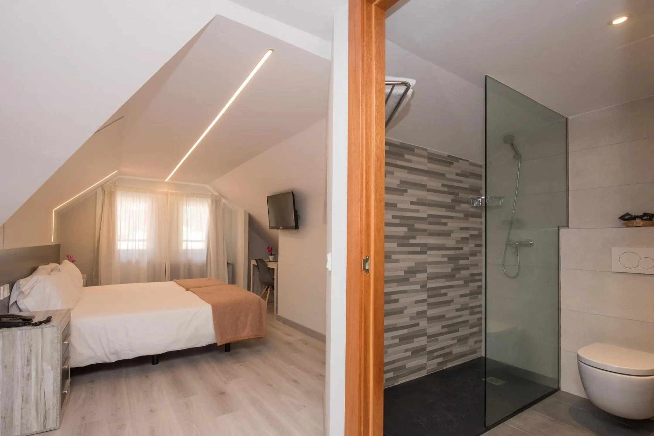 Bedroom, Bed in Evenia Oros