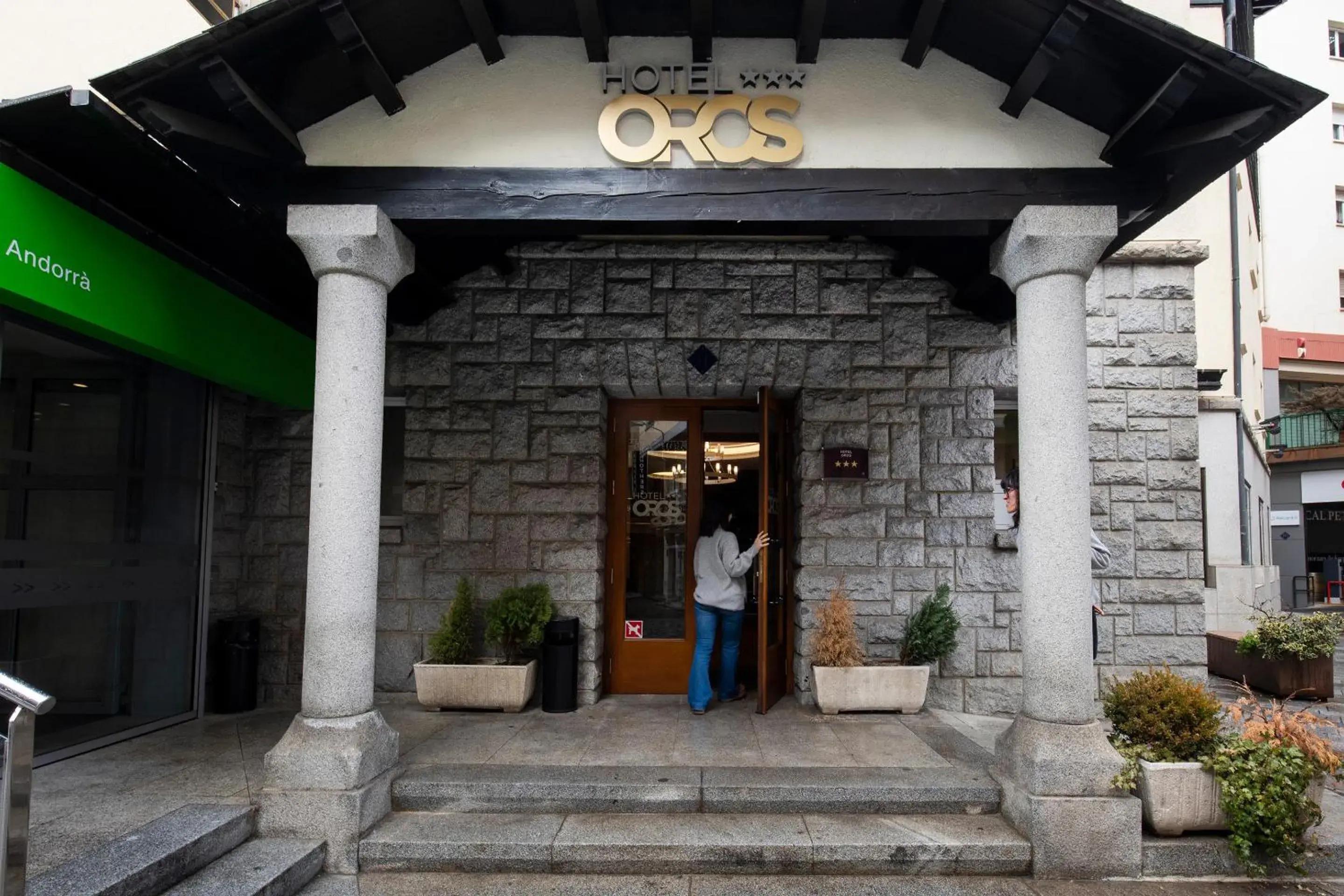 Facade/entrance in Hotel Oros by Nexta Facade/entrance in Hotel Oros by Nexta