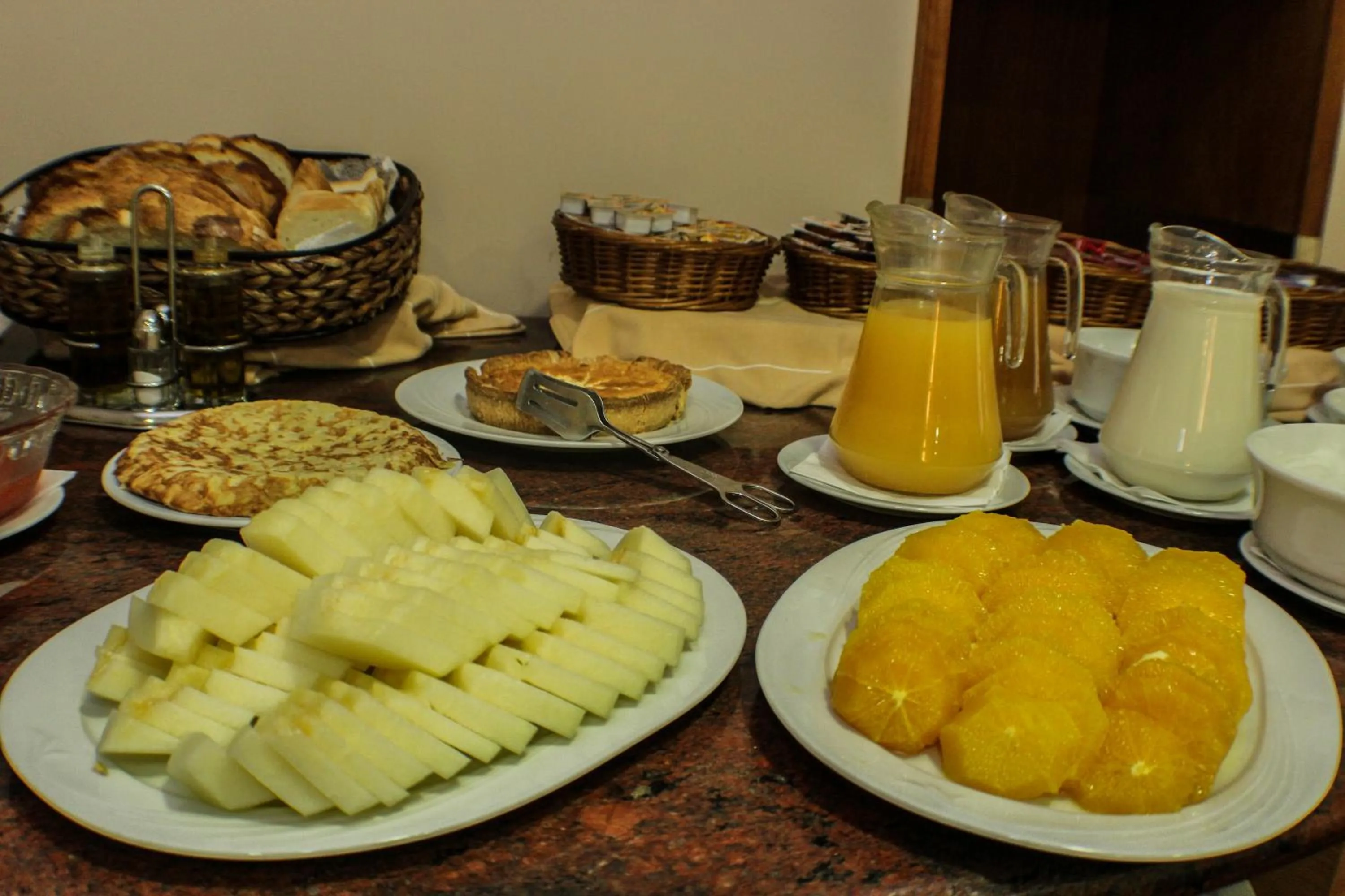 Restaurant/places to eat in Evenia Oros