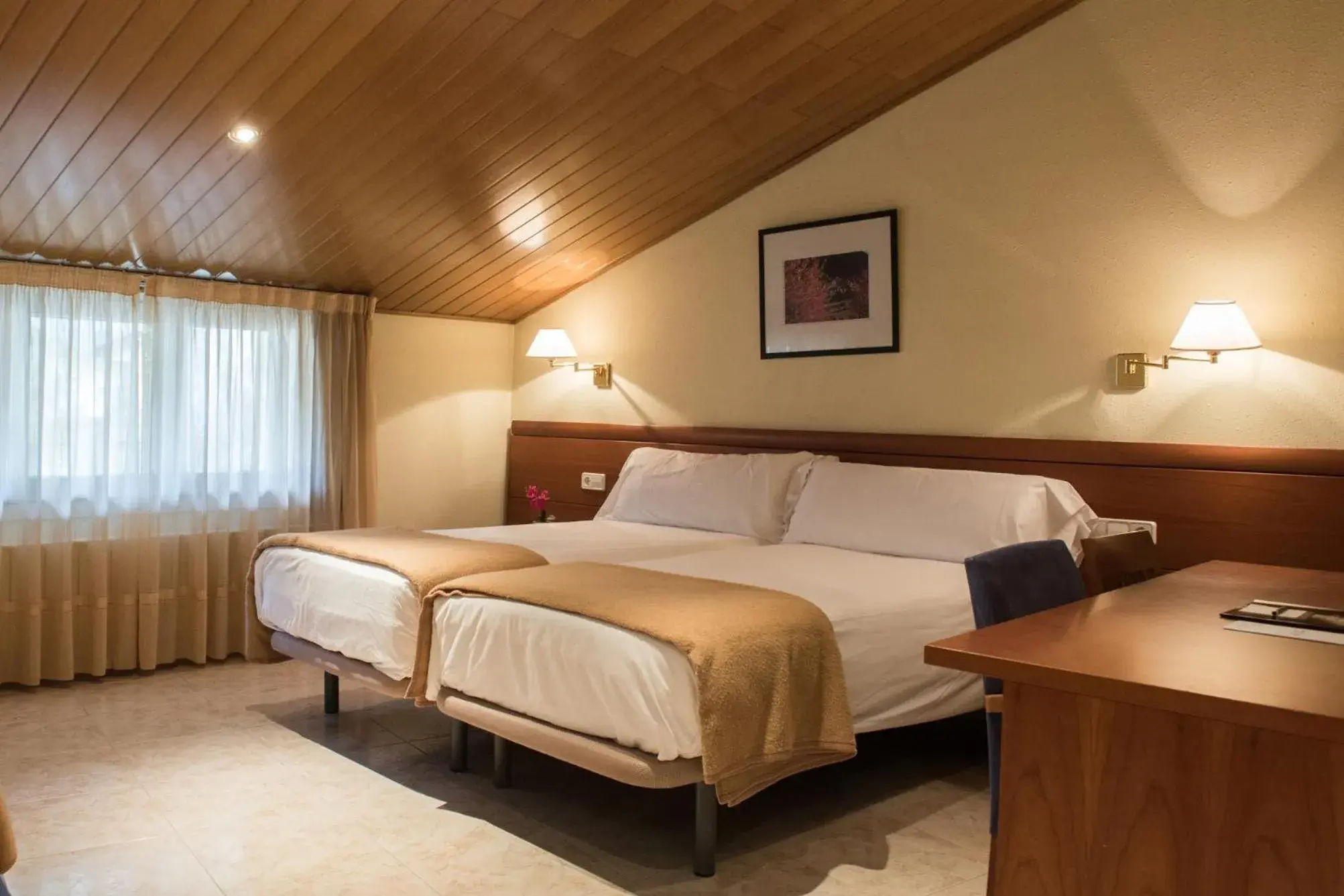 Photo of the whole room, Bed in Evenia Oros Photo of the whole room, Bed in Evenia Oros