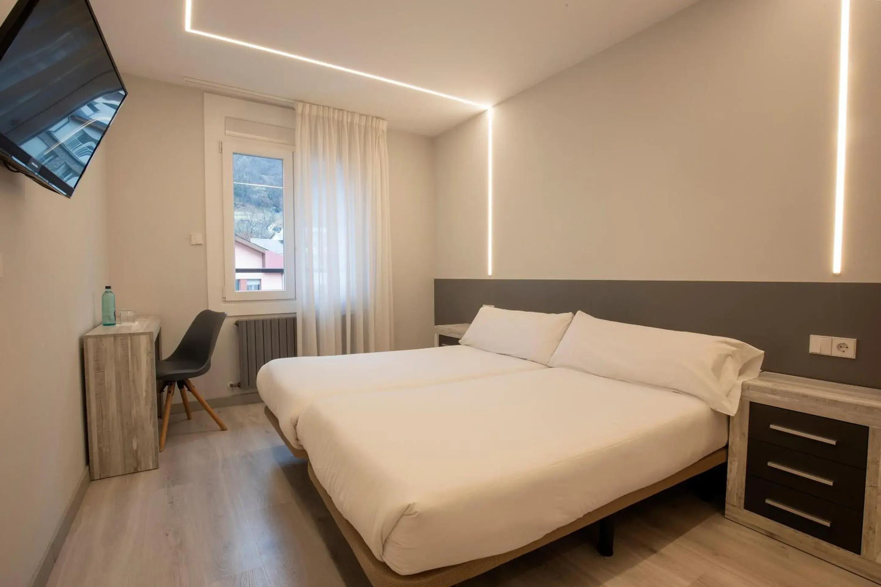 Bedroom, Bed in Hotel Oros by Nexta Bedroom, Bed in Hotel Oros by Nexta