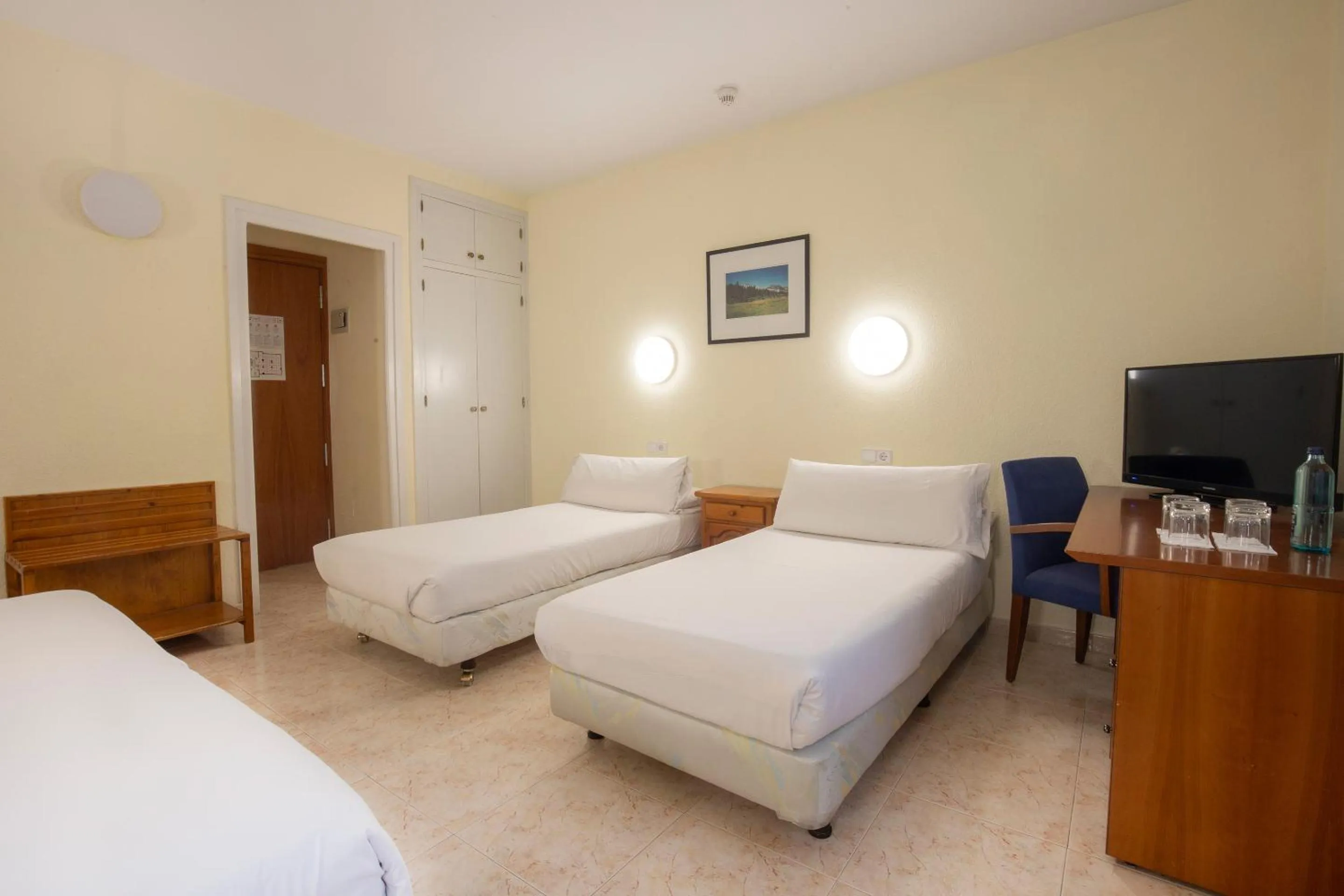 Bedroom, Bed in Hotel Oros by Nexta