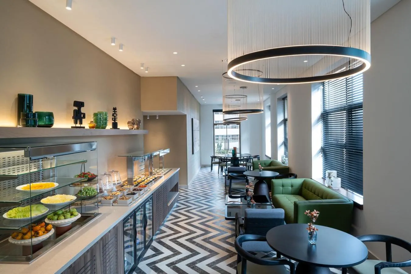 Lounge or bar in Leonardo Plaza City Tower Tel Aviv