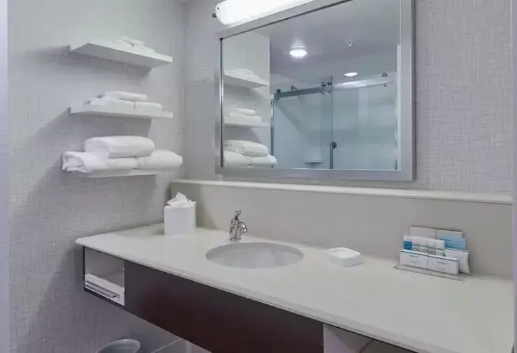 Queen Room with Two Queen Beds - Non-Smoking in Hampton Inn & Suites Hood River Queen Room with Two Queen Beds - Non-Smoking in Hampton Inn & Suites Hood River