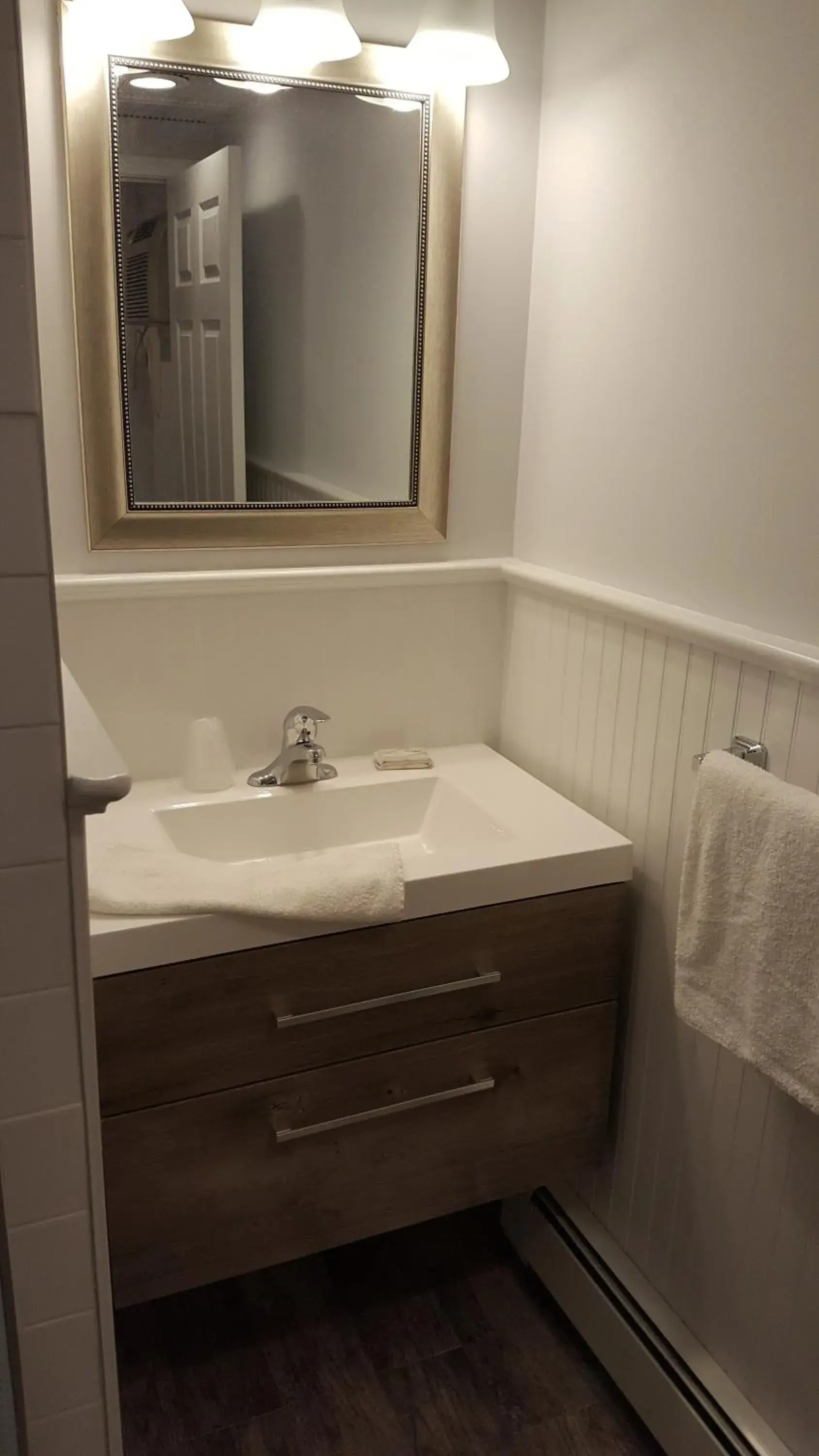 Budget One Double Bed in Atlantic Motel Budget One Double Bed in Atlantic Motel