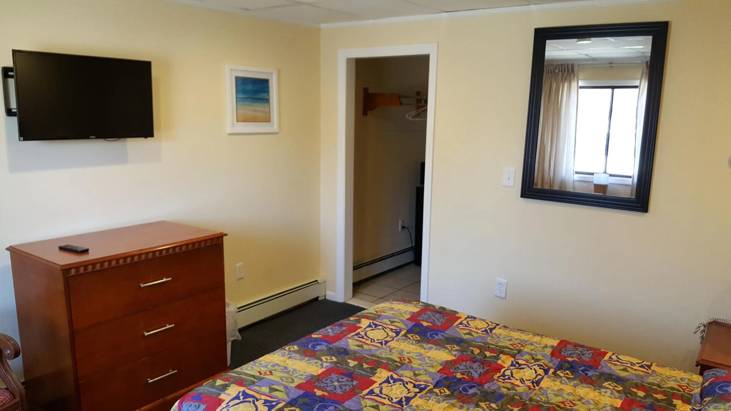 Bedroom, Bed in Atlantic Motel