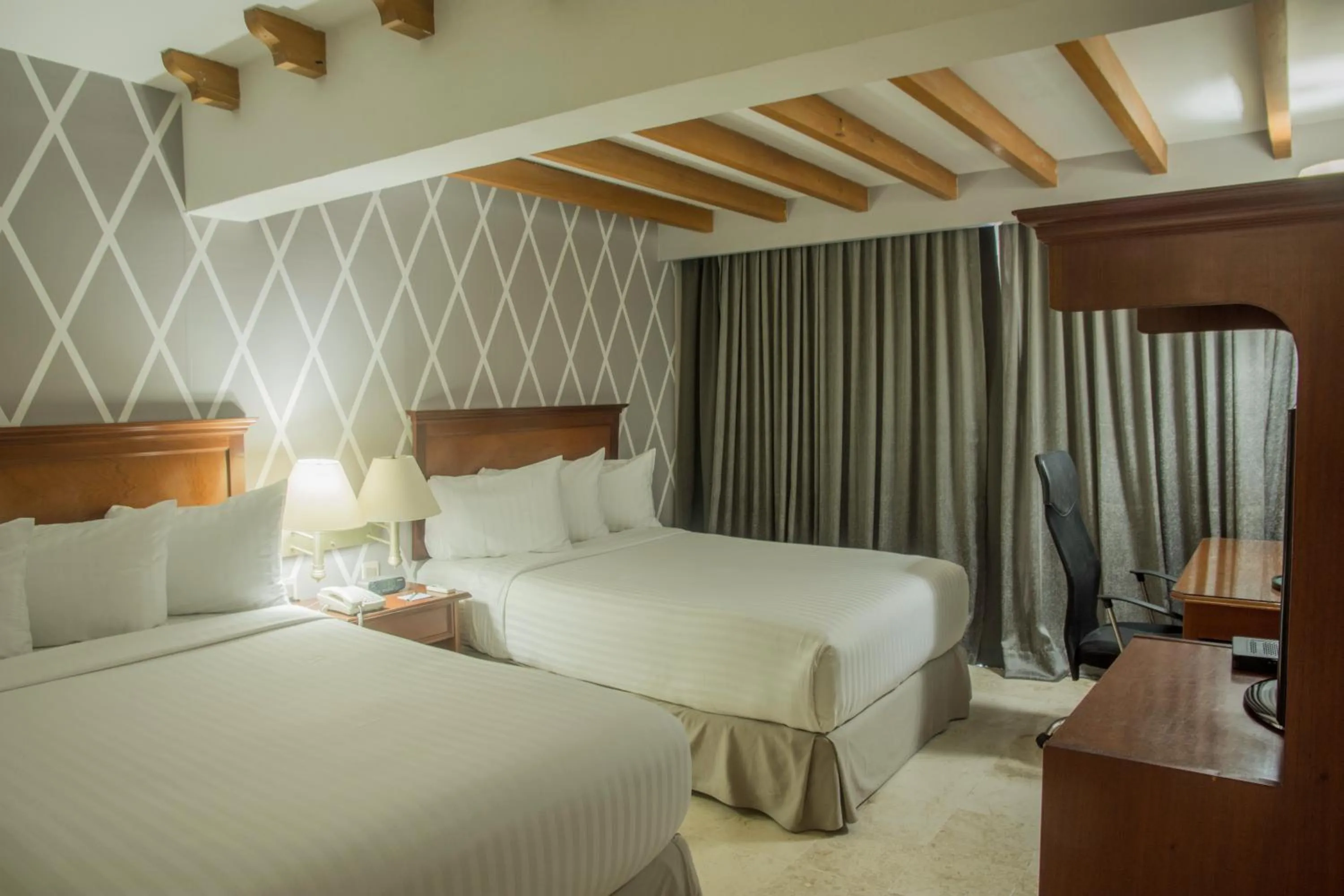 Photo of the whole room in Continental Caribe Bay