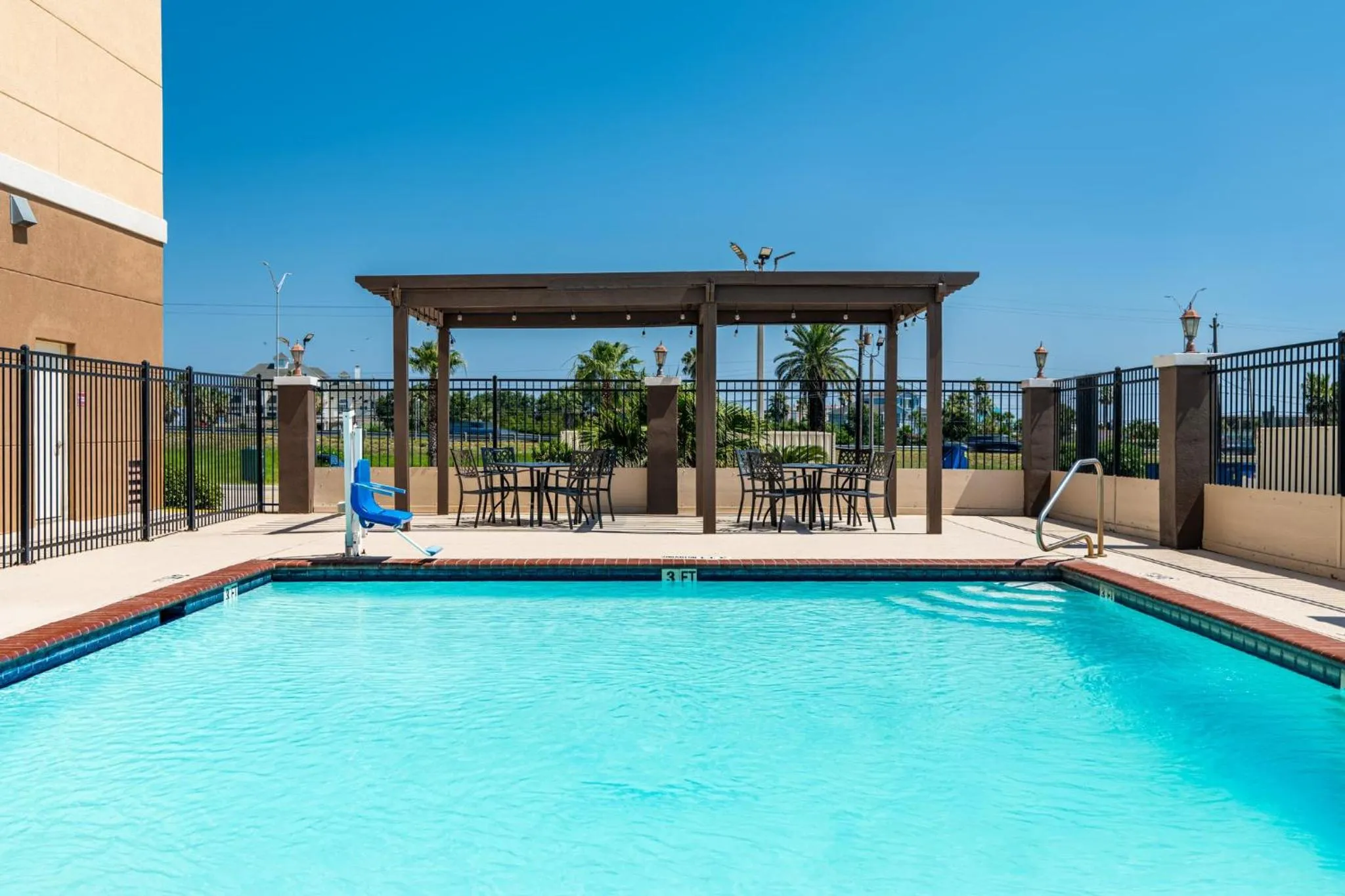 Swimming pool in Galveston Inn & Suites Hotel