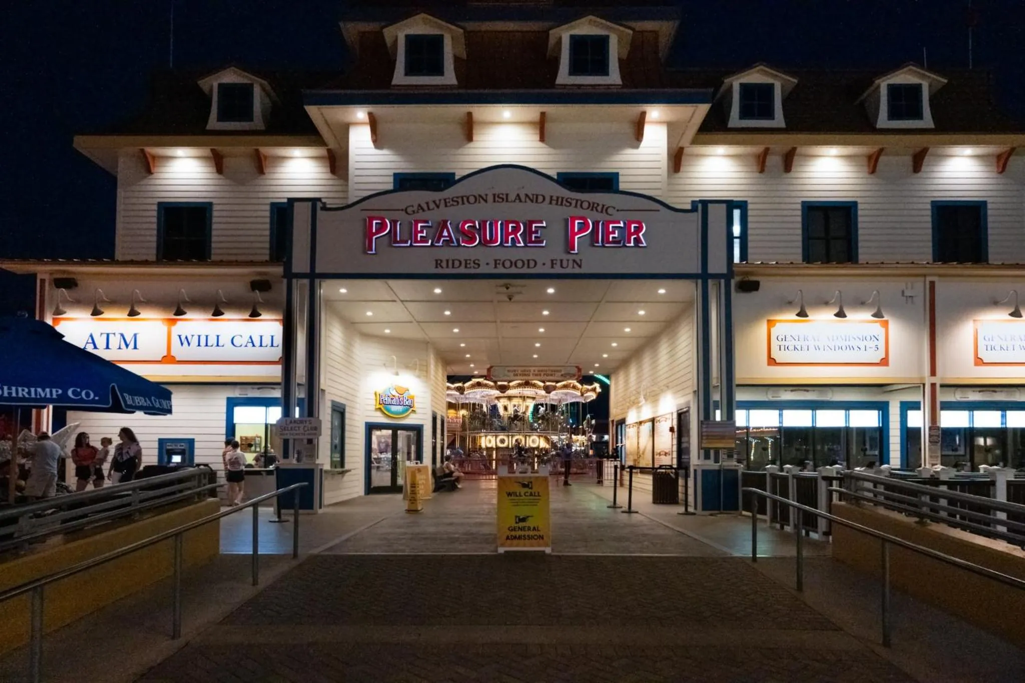 Area and facilities in Galveston Inn & Suites Hotel