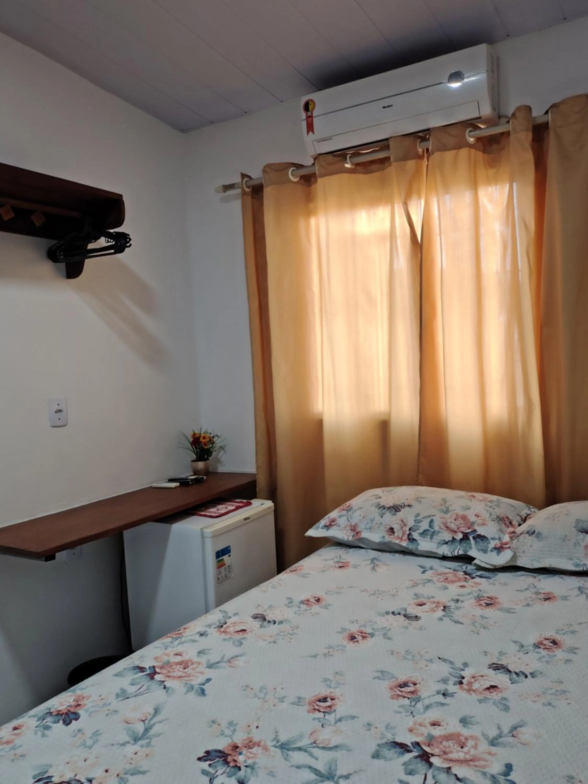 minibar, Bed in Pousada Jatobá