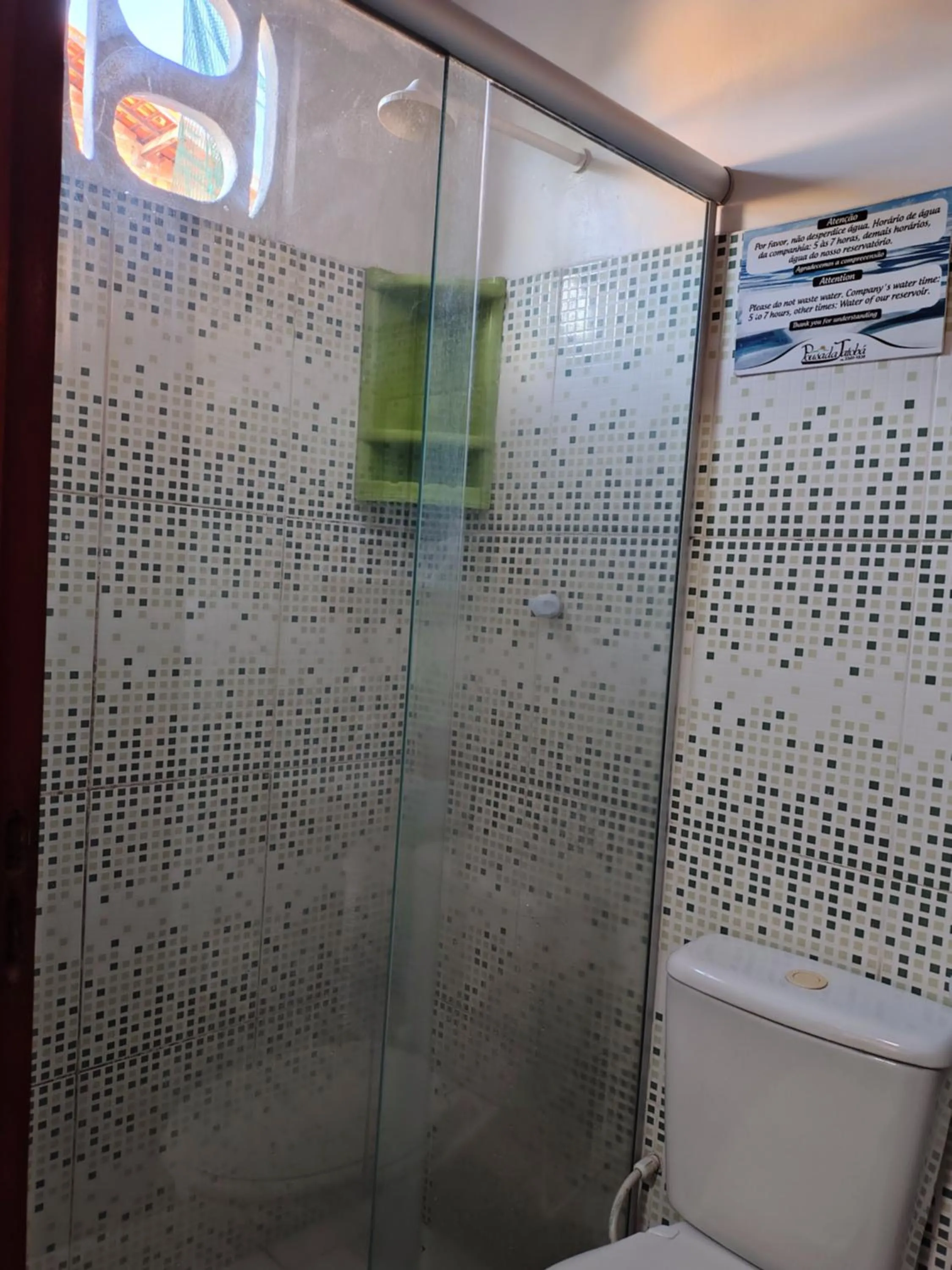 Shower in Pousada Jatobá