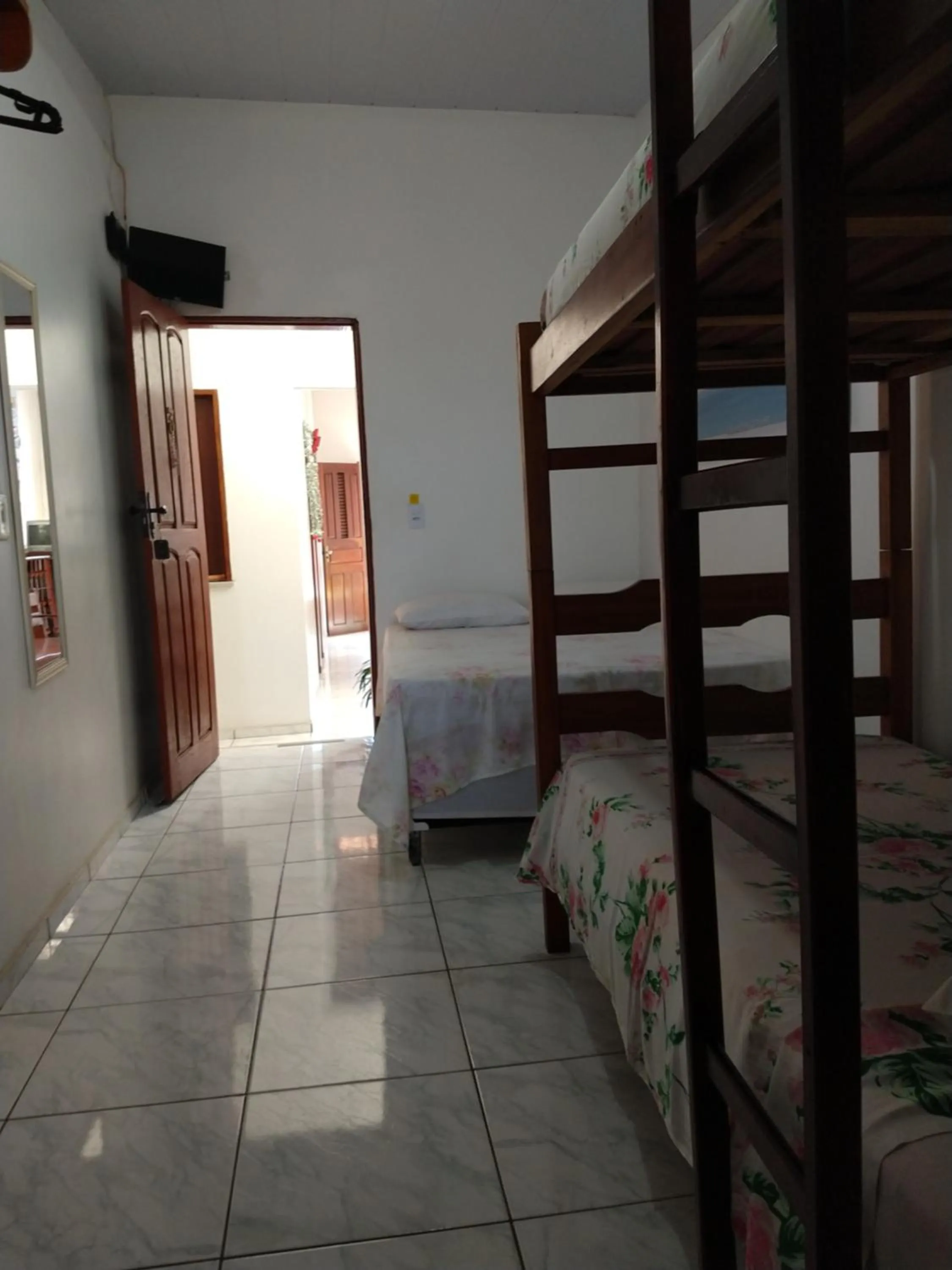 Photo of the whole room, Bed in Pousada Jatobá