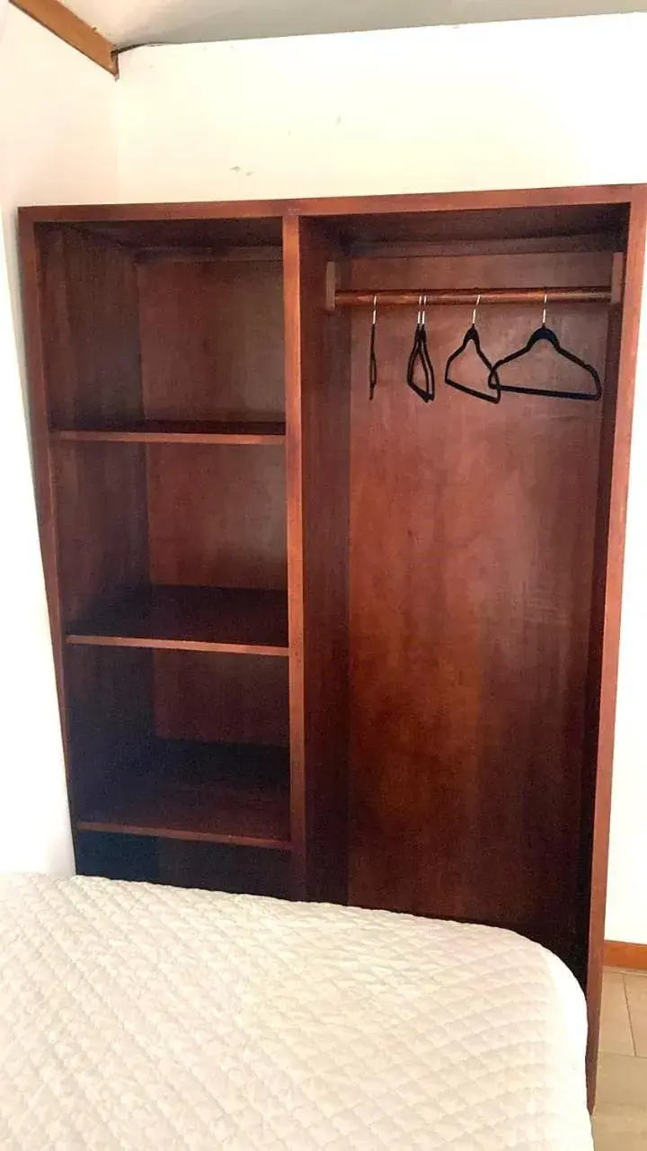 Basic Triple Room in Coconut Tree West Bay Basic Triple Room in Coconut Tree West Bay