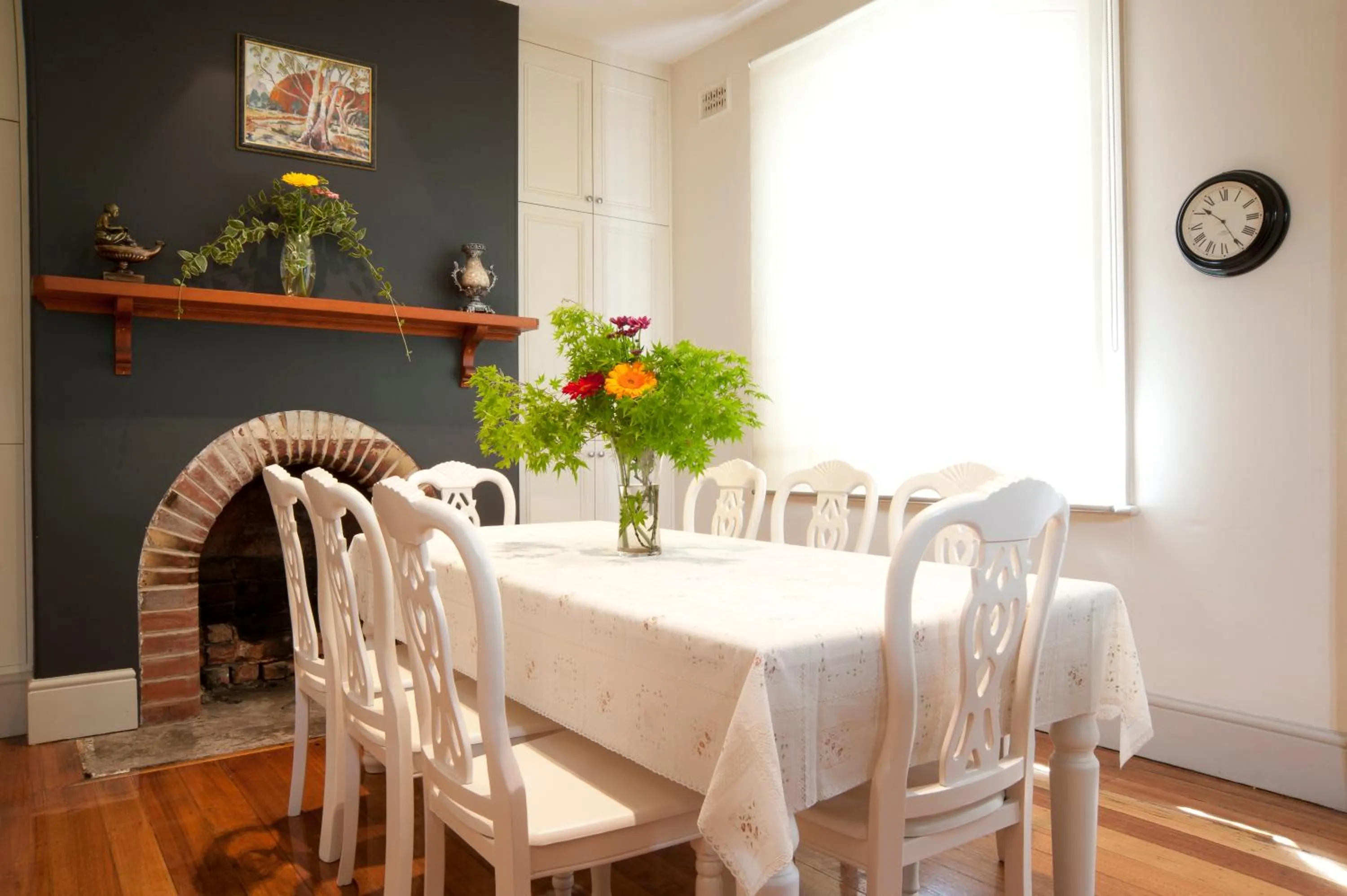 Day in Lowena Cafe and Accommodation