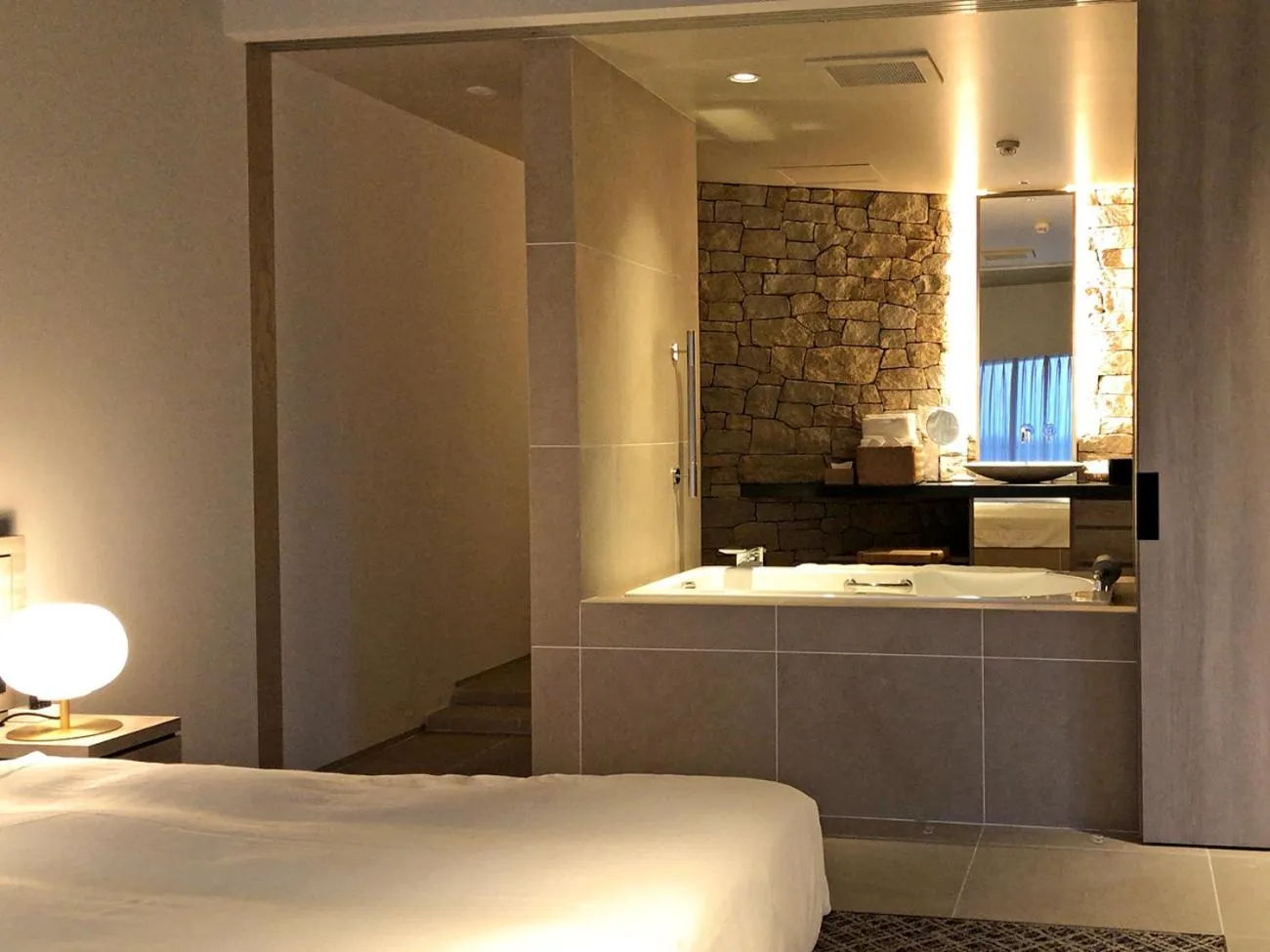 Bathroom, Bed in Hotel Anaga