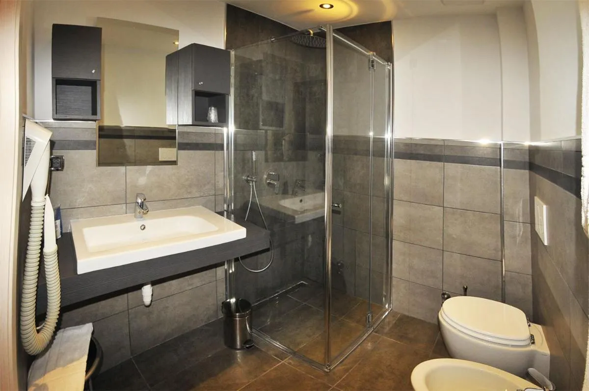 Bathroom in Albergo Alla Torre