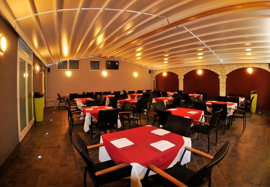 Restaurant/places to eat in Albergo Alla Torre