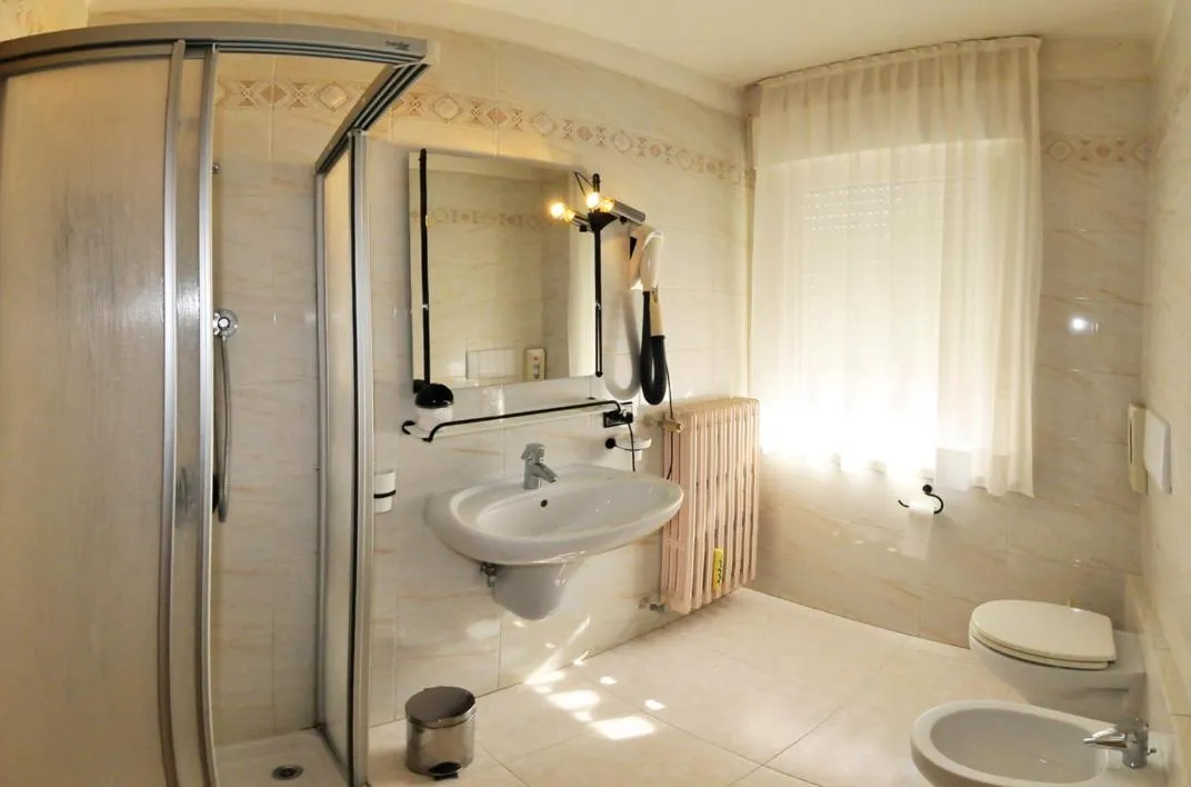 Bathroom in Albergo Alla Torre